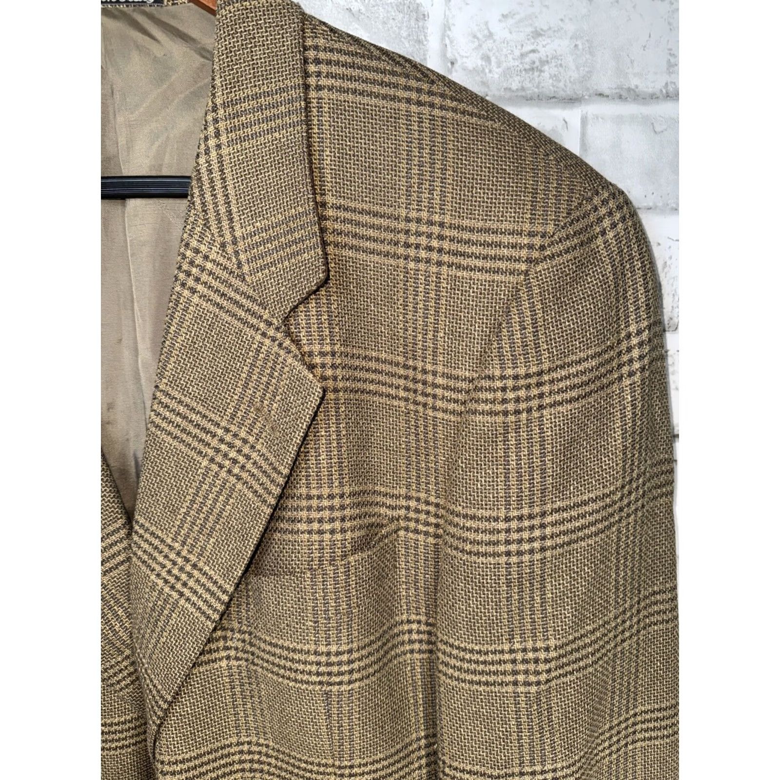 Valentino VTG Valentino plaid Blazer Sport Coat Wool Silk Blend MENS 43 L Beige Tweed Long Casual Jacket Blazer Mens 43 Size 46R - 3 Thumbnail
