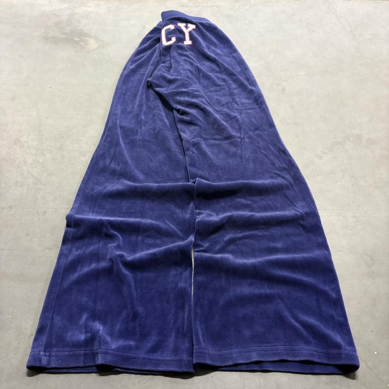 Vintage Crazy Vintage Y2K/2000s Baggy Juicy Couture Blueish Purple Velvet Sweatpants! Size US 28 / EU 44 - 4 Thumbnail