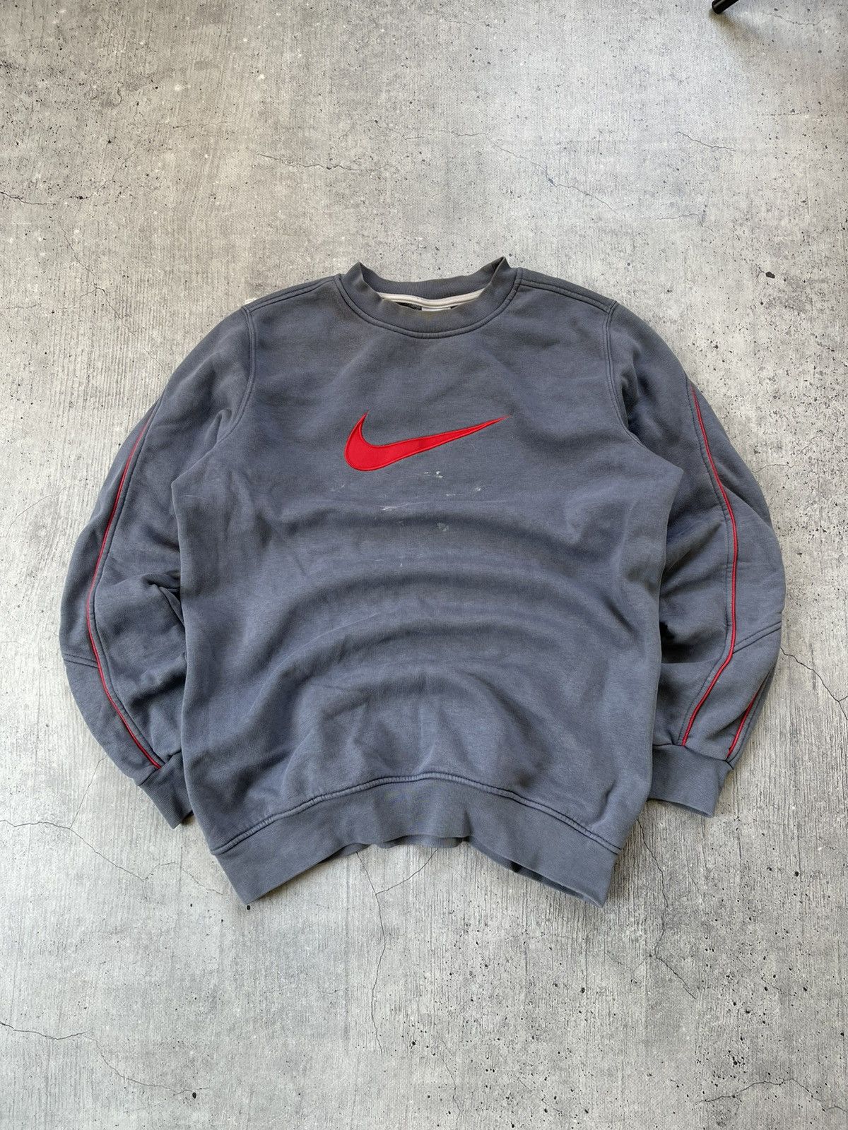 Nike Vintage 90s Nike Distressed Sweatshirt Y2K Size US S / EU 44-46 / 1 - 1 Thumbnail
