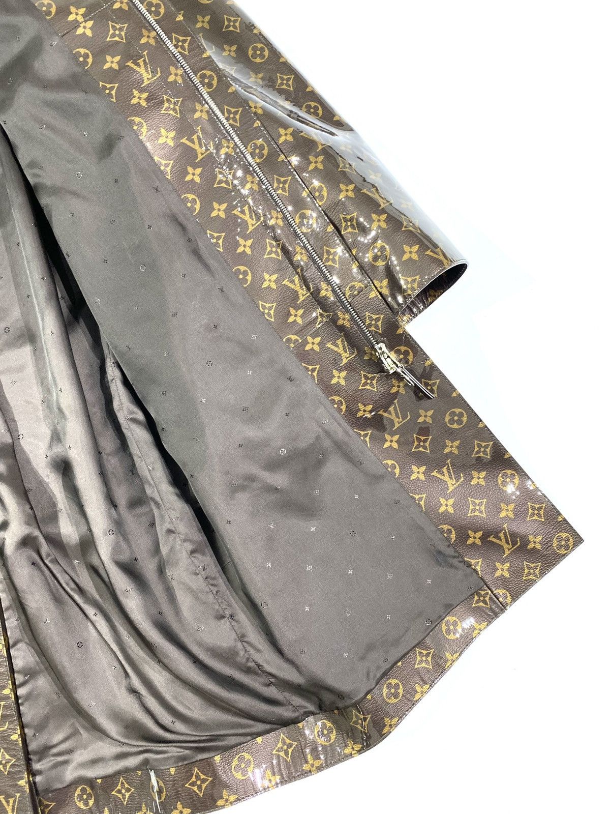Louis Vuitton Louis Vuitton Kim Jones 48 Monogram Glaze signatures Coat Size US M / EU 48-50 / 2 - 6 Thumbnail