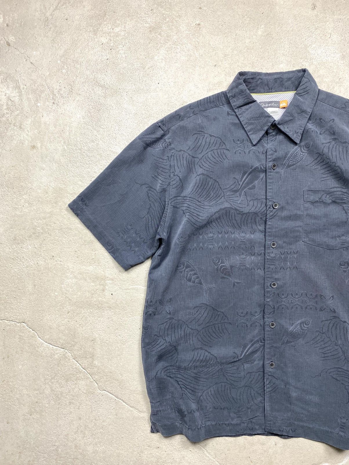 Quiksilver Vintage Quiksilver Embroidered Shirt Tee Surf Style Oakley Size US L / EU 52-54 / 3 - 2 Thumbnail