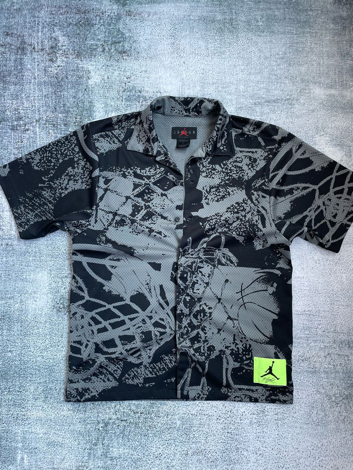 Jordan Brand × Nike Jordan Flight Mesh Print Button-Up Shirt CZ4723-010 Size US S / EU 44-46 / 1 - 1 Thumbnail