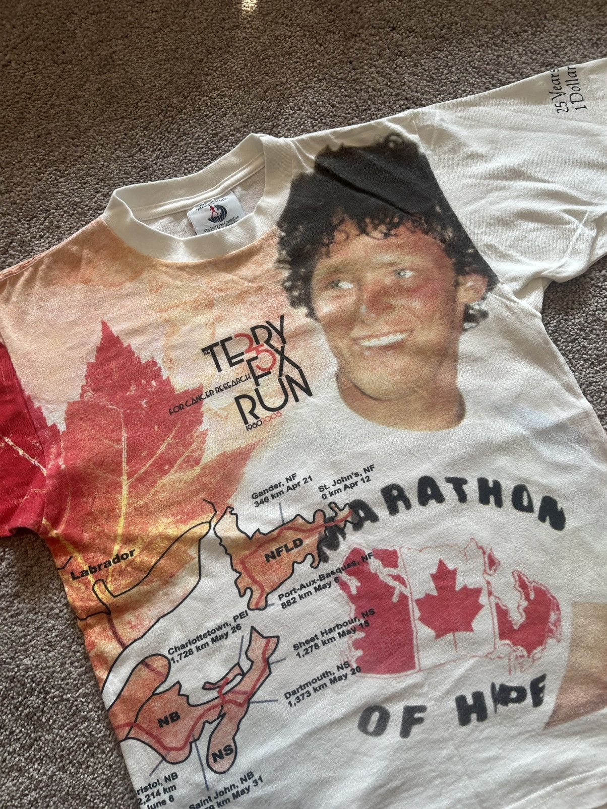 Vintage Vintage 2005 Terry Fox Marathon Of Hope All Over Print Size US S / EU 44-46 / 1 - 3 Thumbnail