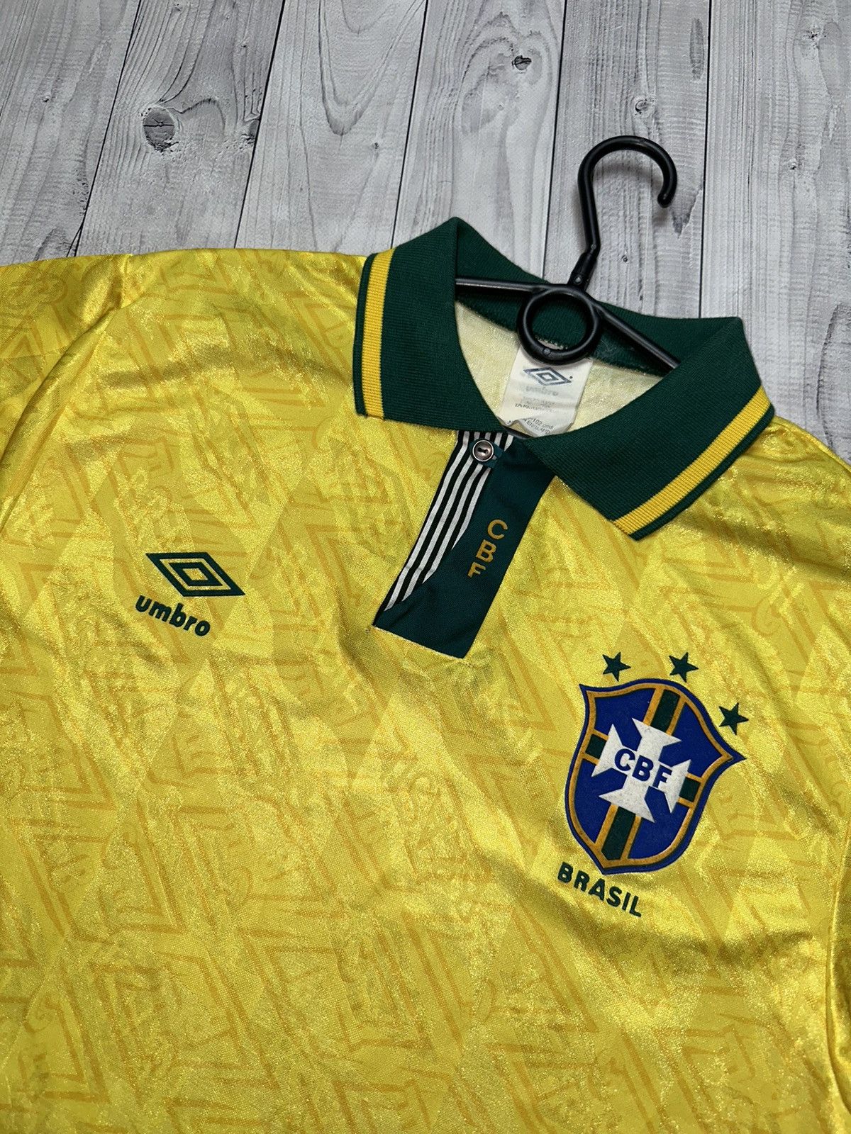 Umbro Vintage Umbro yellow Brazil soccer jersey shirt Brasil M Size US M / EU 48-50 / 2 - 2 Thumbnail