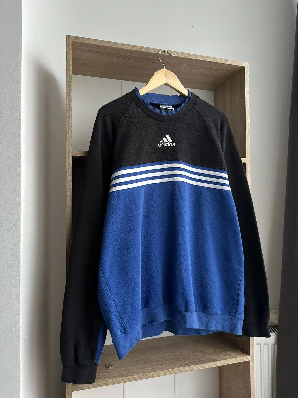 Adidas × Vintage Vintage Adidas Sweatshirt Center Logo Size US XL / EU 56 / 4 - 9 Thumbnail