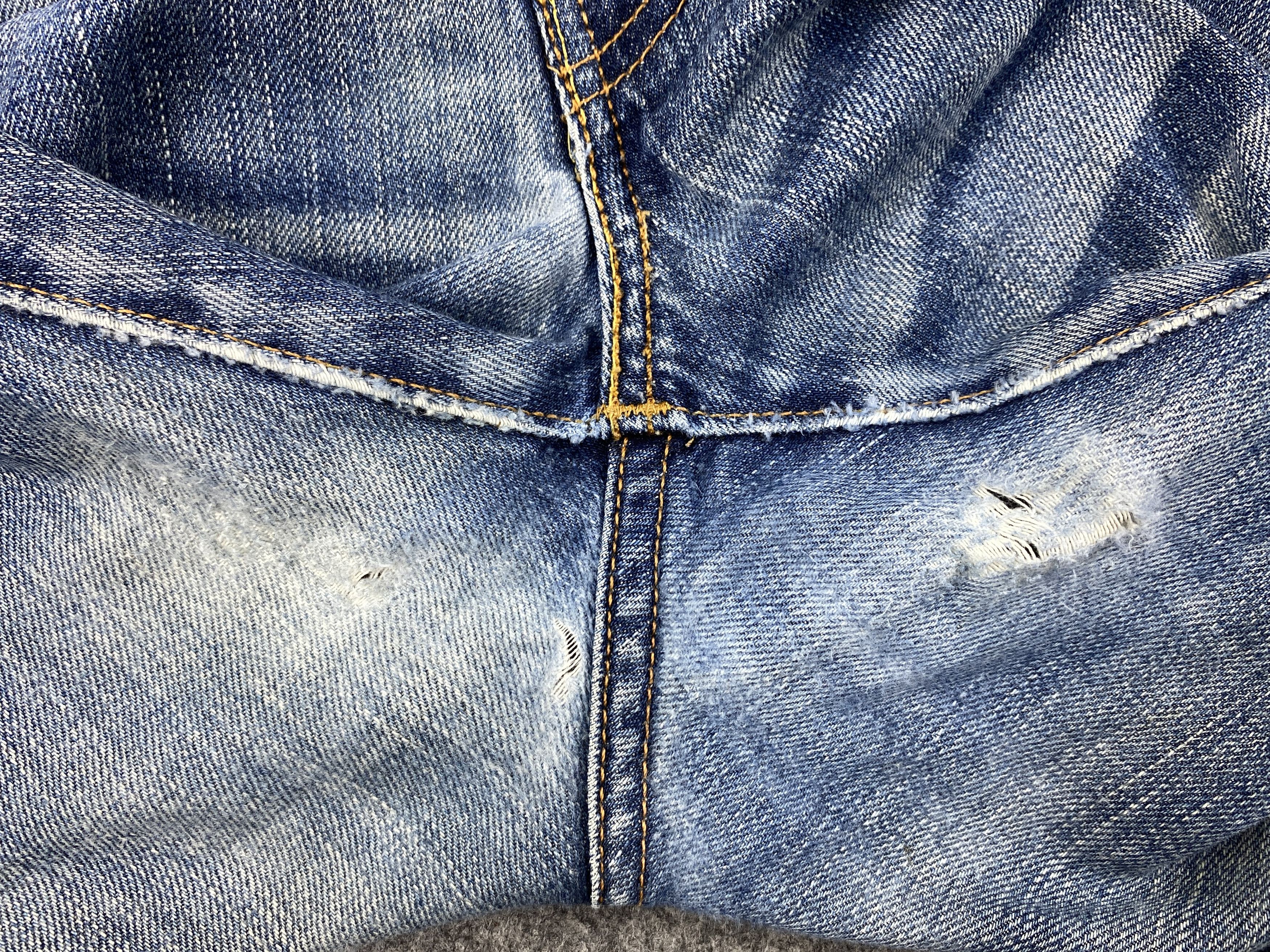 Levi's Distressed Blue Levi's 502 Jeans 33x30 Denim JN1493 Size US 33 - 11 Thumbnail