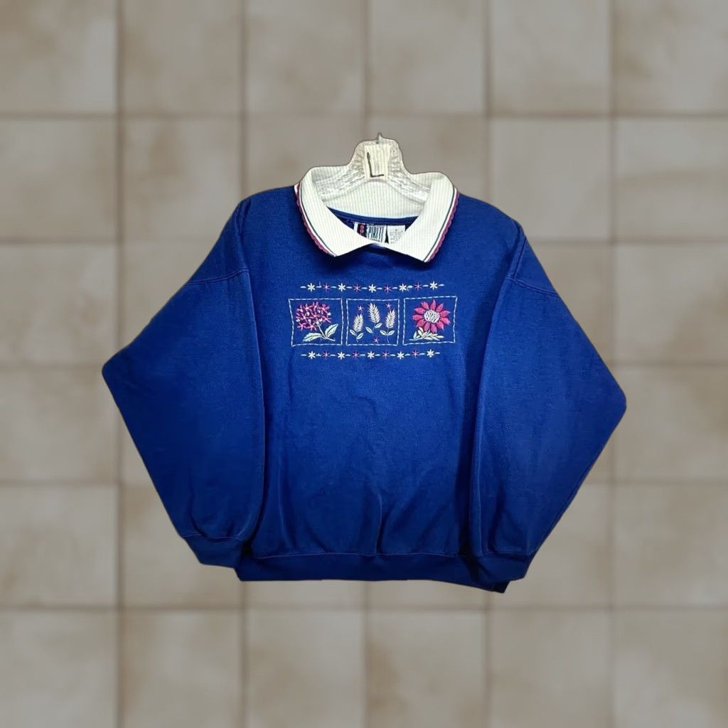 Vintage VINTAGE Women's Collared Sweatshirt 1X Blue Floral Embroidered 80s 90s Pullover Sweatshirt Casual Womens Buttonless? Size XL / US 12-14 / IT 48-50 - 1 Thumbnail