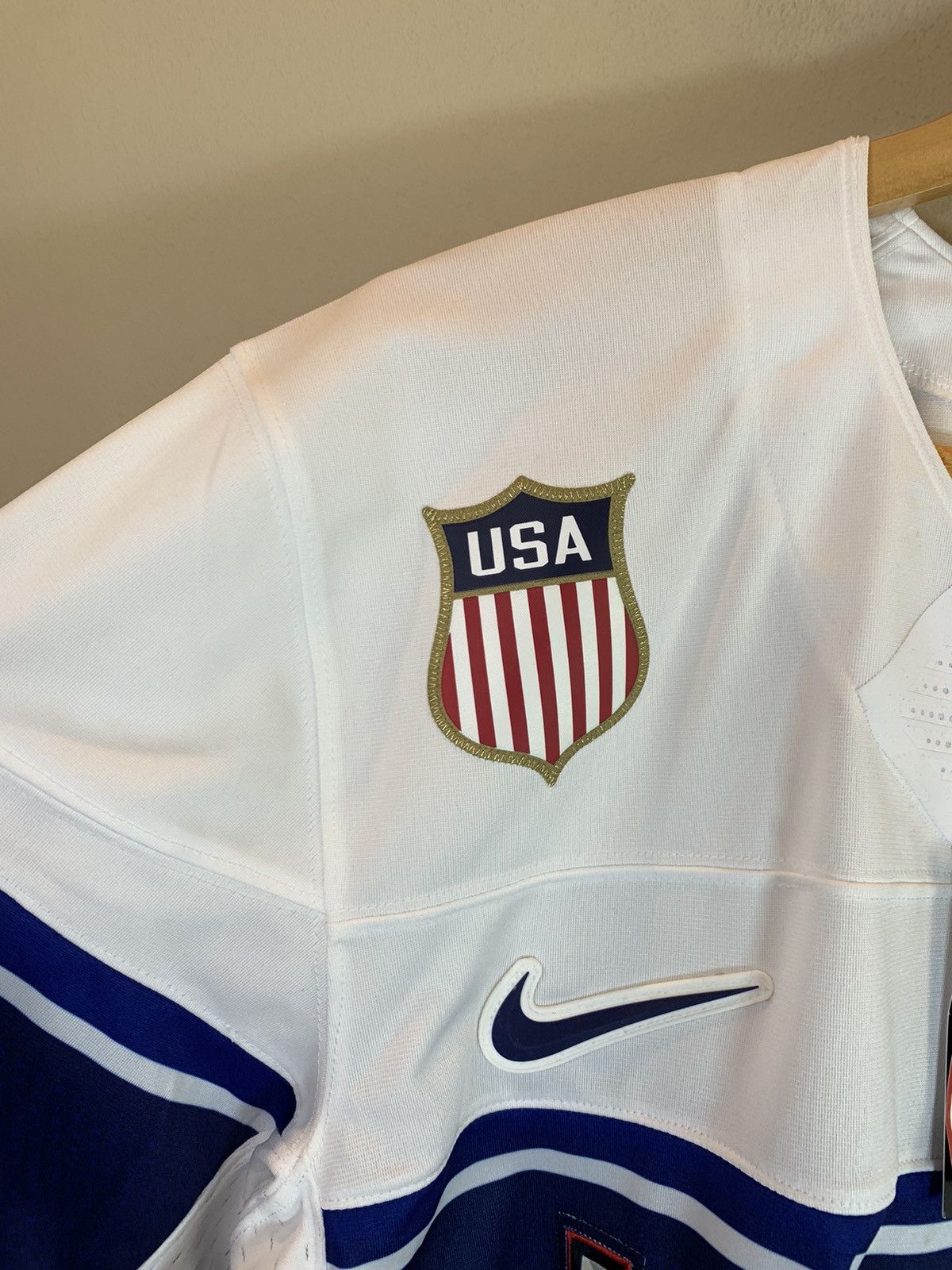 NHL × Nike *RARE* New Nike Team USA Hockey Jersey Embroidered Size US M / EU 48-50 / 2 - 5 Thumbnail