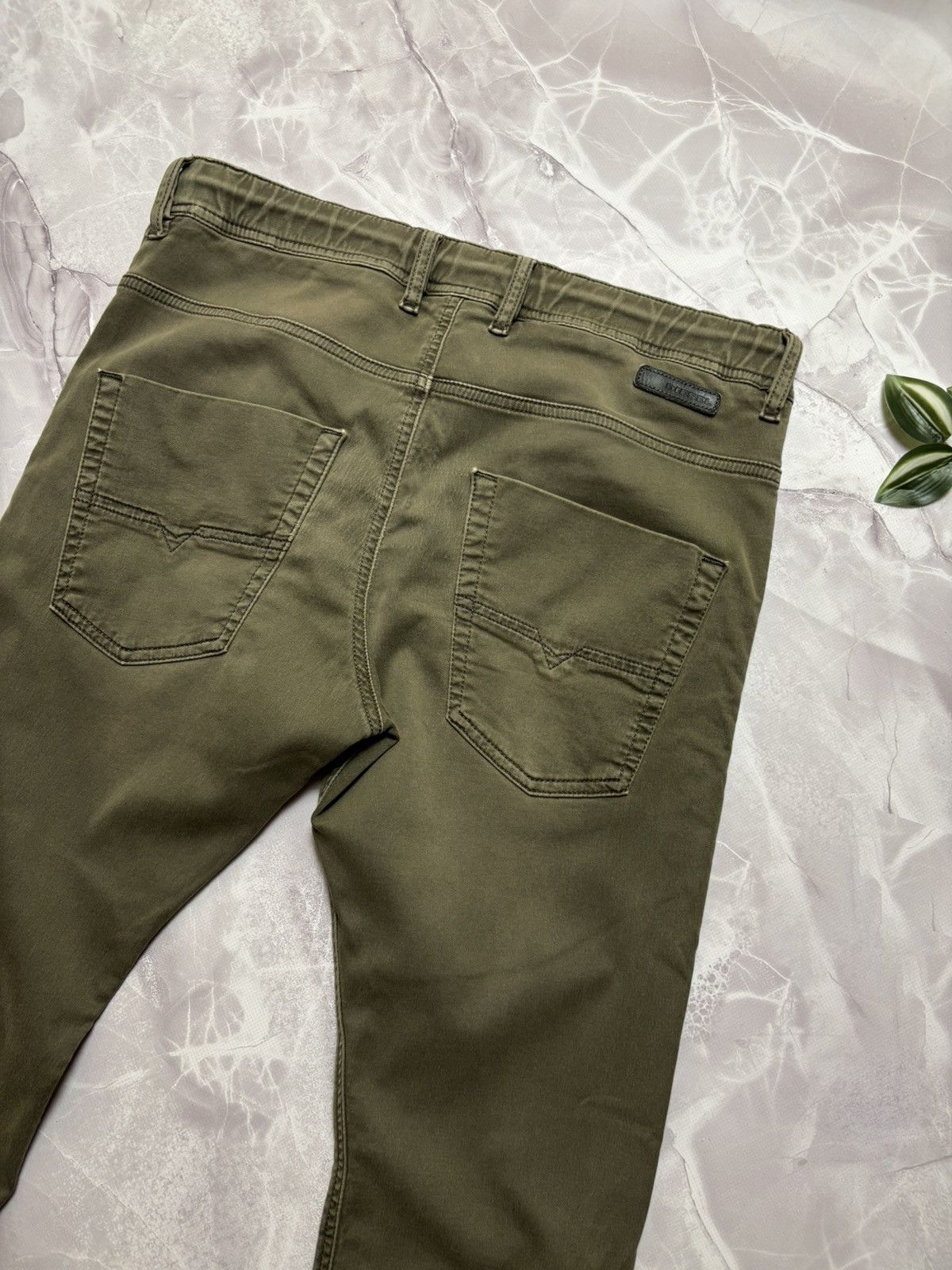 Diesel Diesel Krooley-Ne Jogg Jeans Sweatpants Khaki Green Mens 30 Size US 30 / EU 46 - 11 Thumbnail