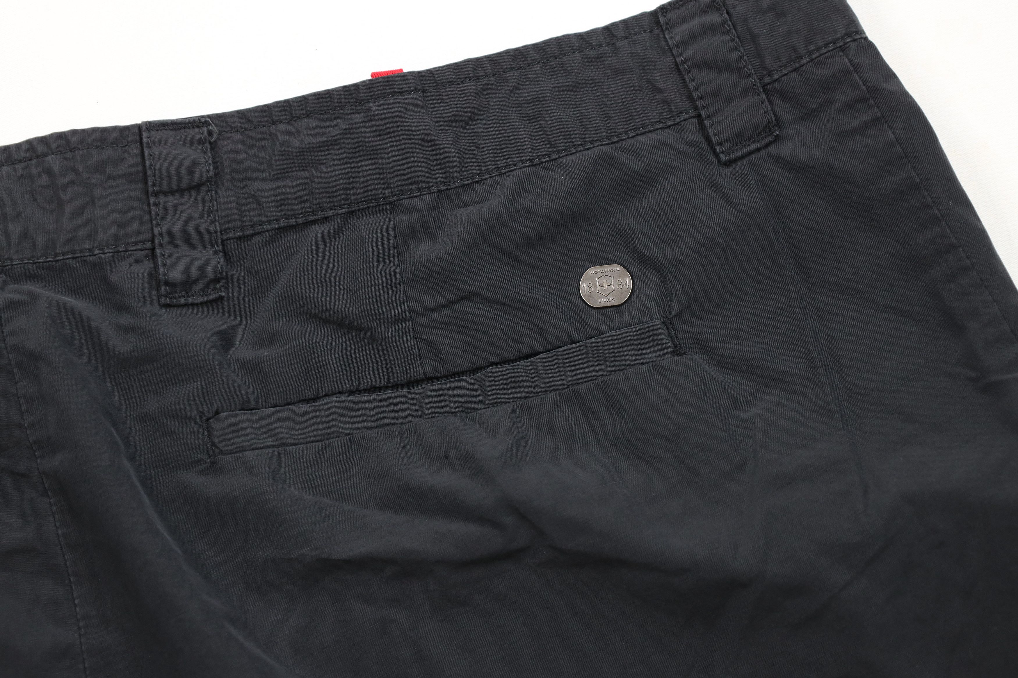 Victorinox × Vintage Victorinox Straight Leg Golfing Golf Tech Cargo Shorts Black Size US 36 / EU 52 - 12 Thumbnail