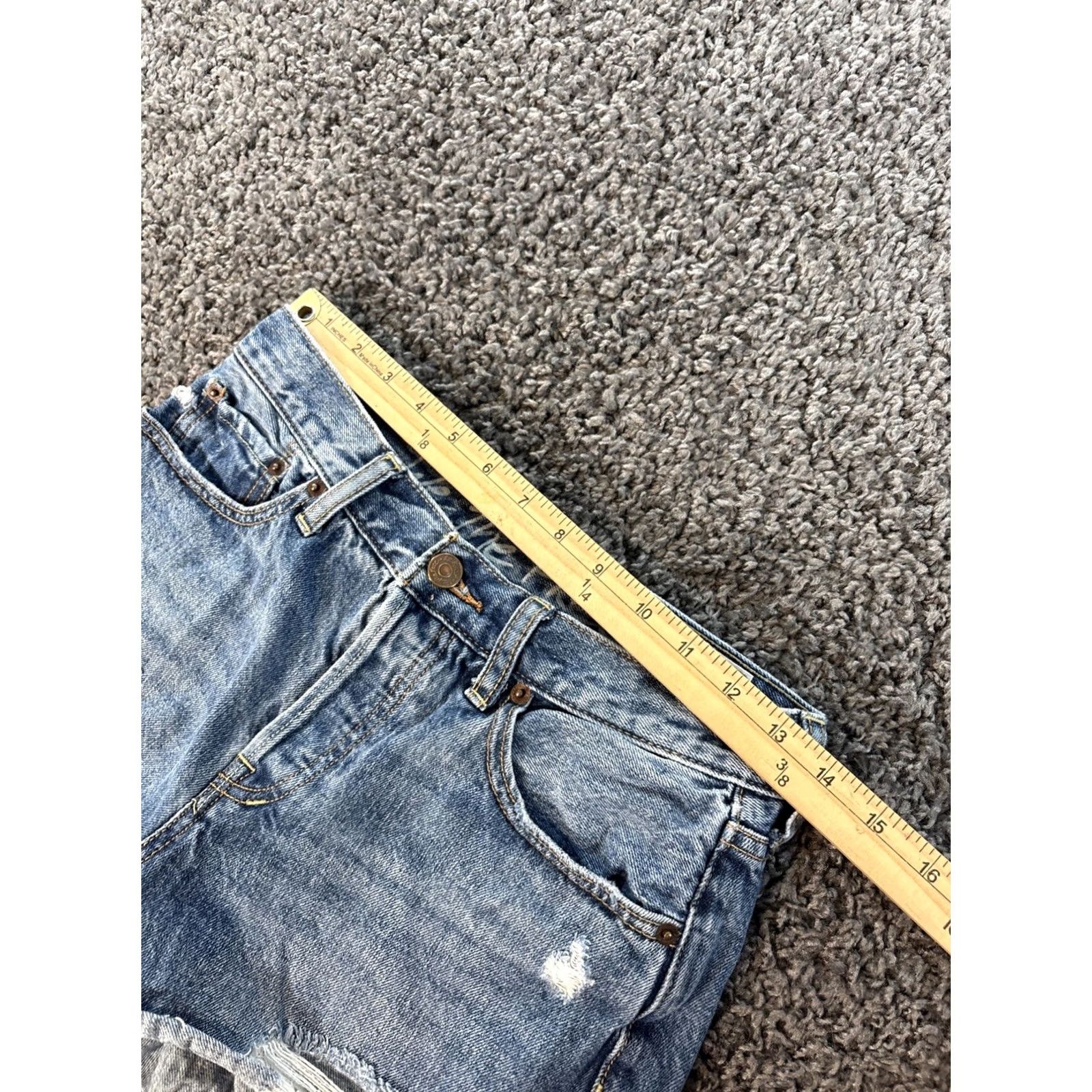 Vintage We The Free People Shorts Women 26 High Rise Denim Distressed Button Fly Casual Denim Shorts Bohemian Festival 5-Pocket Womens XS? Size 26" / US 2 / IT 38 - 3 Thumbnail