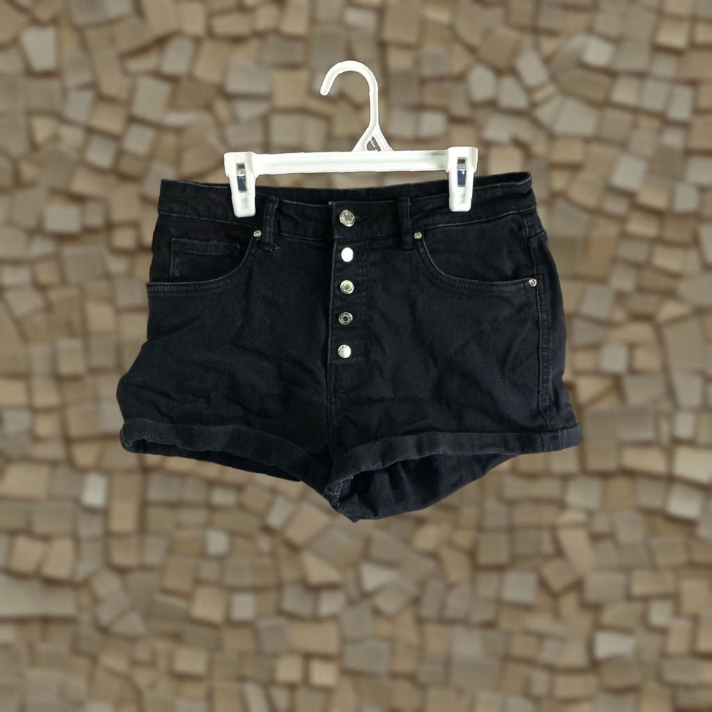 Zara Zara Jeans Short Womens Size 12 EUR 40 Mid Rise Dark Wash Black Denim Button Fly Boyfriend Short Congrats Modern Classic American Womens Size 34" / US 12 / IT 48 - 1 Thumbnail