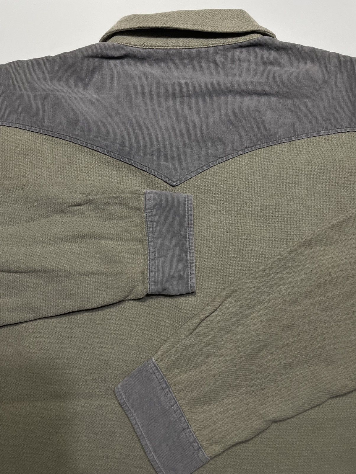 Undercover Uniqlo Undercover UU Multi pocket Flannel LongSleeve utility Size US L / EU 52-54 / 3 - 7 Thumbnail