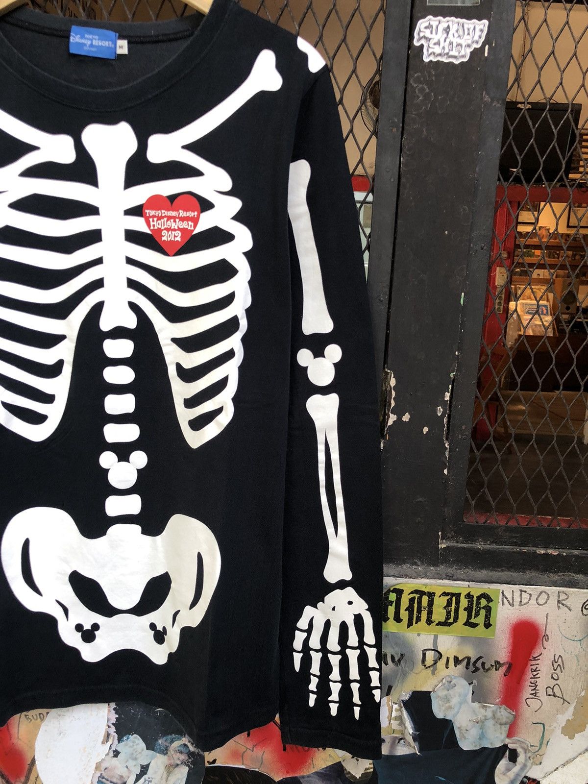 Disney × Japanese Brand × Vintage TOKYO DISNEY SKELETON HALLOWEEN 2012 Size US M / EU 48-50 / 2 - 2 Thumbnail