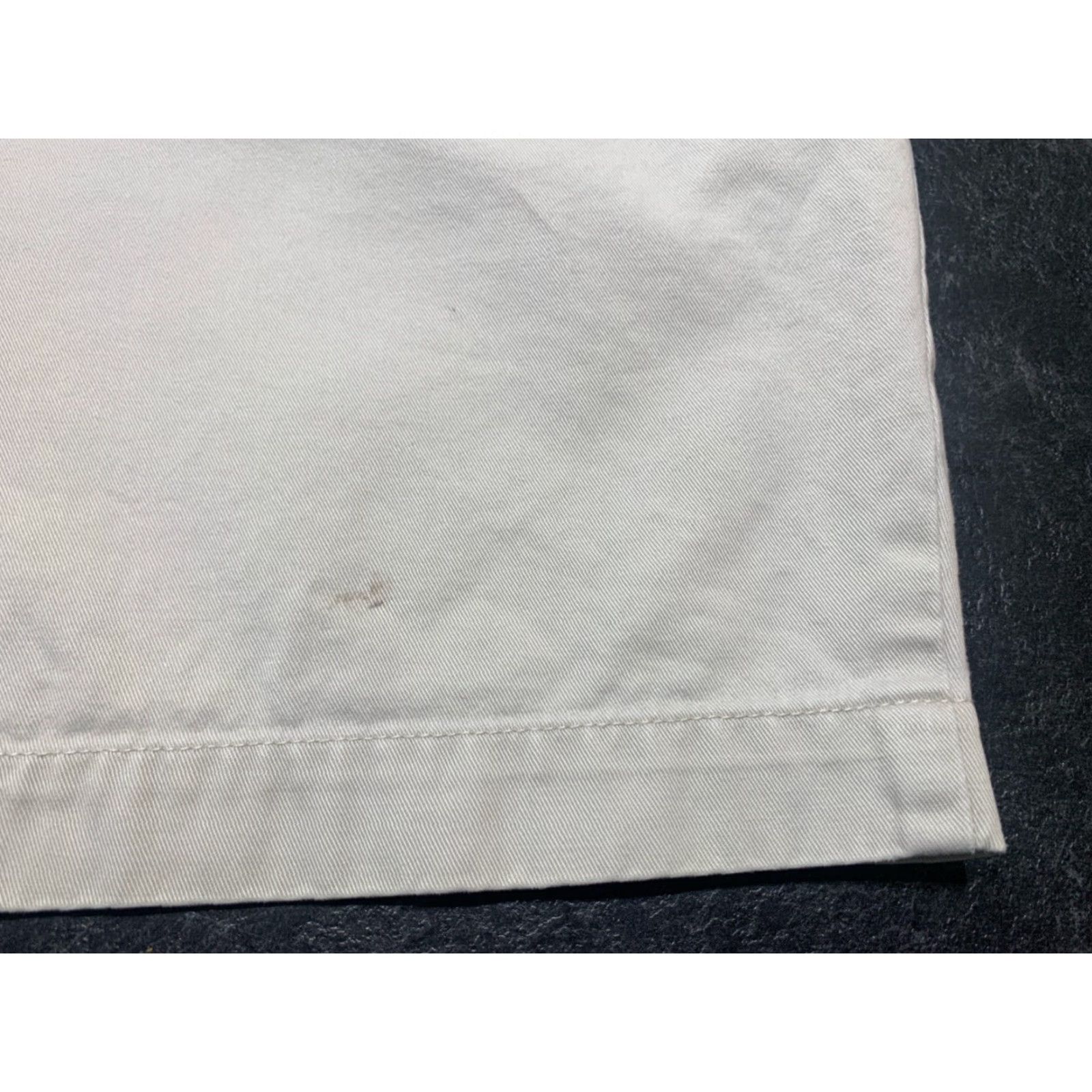 Polo Ralph Lauren VINTAGE Polo Ralph Lauren Men Shorts Size 40 Casual Chino Pleated Khaki Tan 90s City Style Size US L / EU 52-54 / 3 - 5 Thumbnail