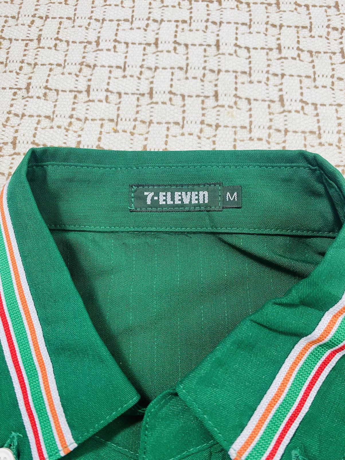 Japanese Brand Vintage 7 Eleven Uniform Staff Short Sleeve Size US M / EU 48-50 / 2 - 12 Thumbnail