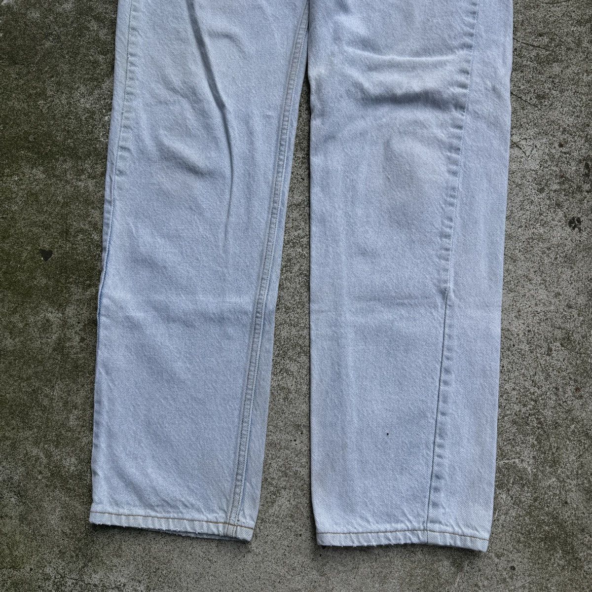 Levi's VINTAGE 90s LEVI'S 505 ORANGE TAB THRASHED LIGHT DENIM JEANS Size US 34 / EU 50 - 4 Thumbnail