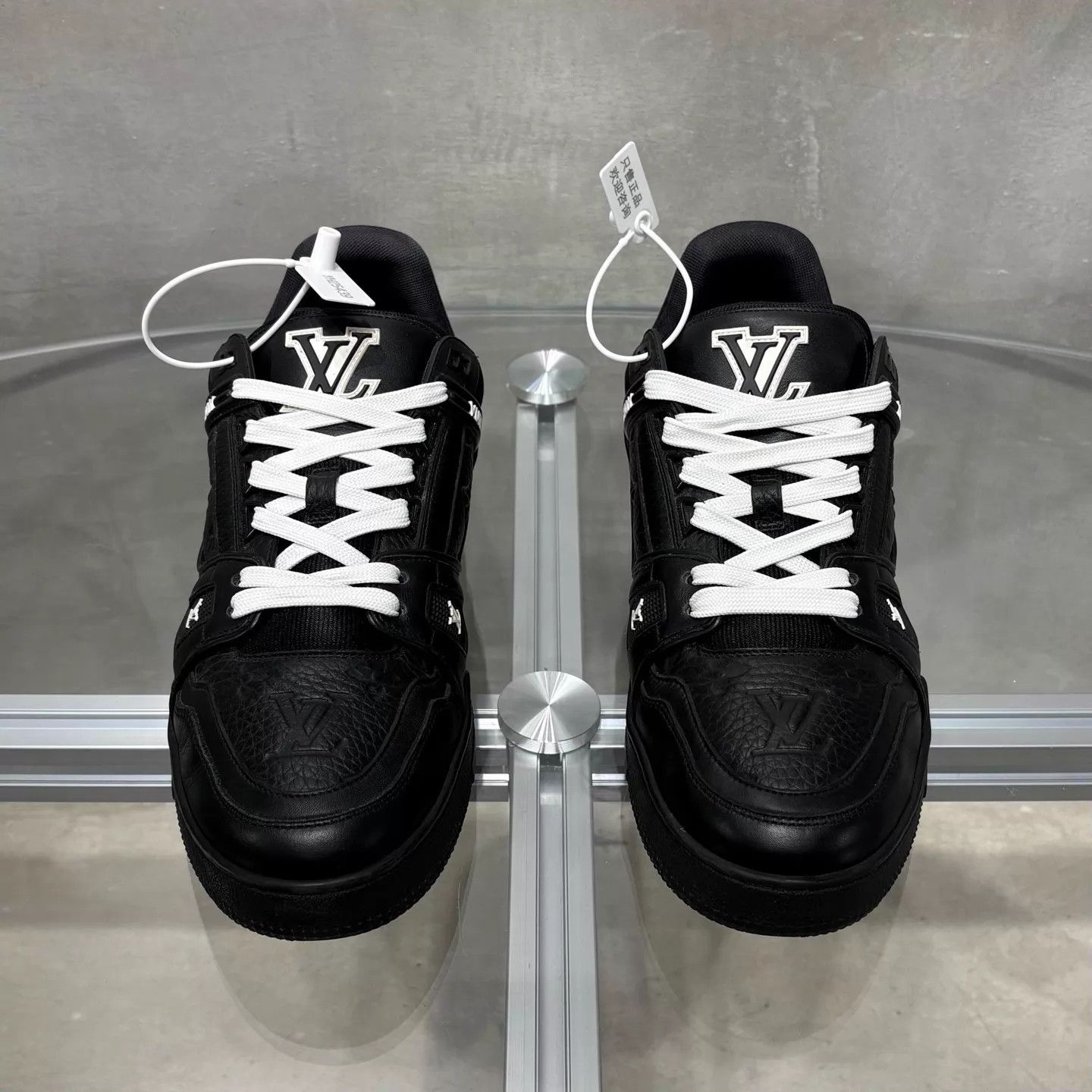 Louis Vuitton LV Trainer Black UK7.5 / 41.5 Size US 8.5 / EU 41-42 - 1 Thumbnail