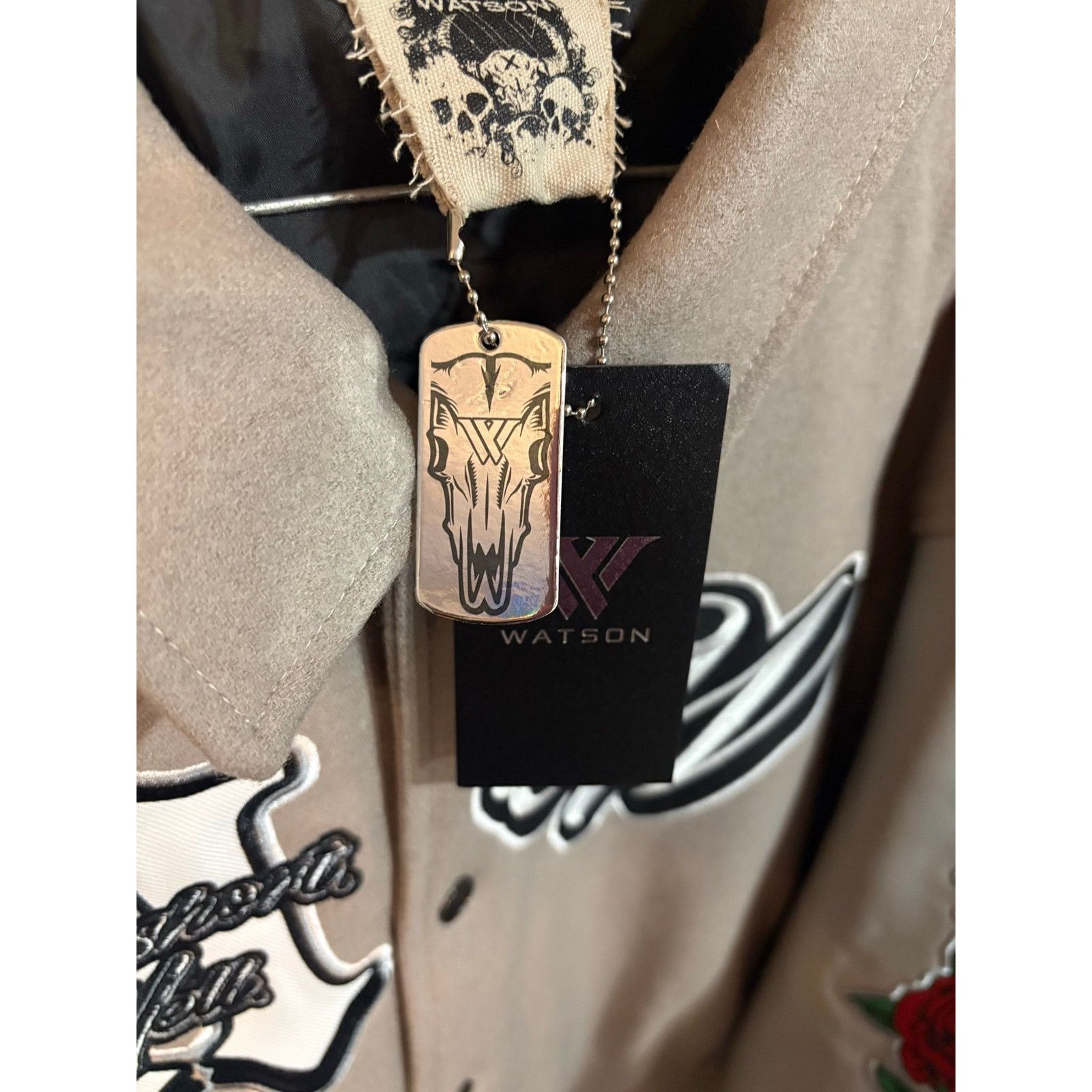 Other NWT SZ XL - Watson Hotel Embroidered Jack, Gray/Red Roses Size US XL / EU 56 / 4 - 4 Thumbnail