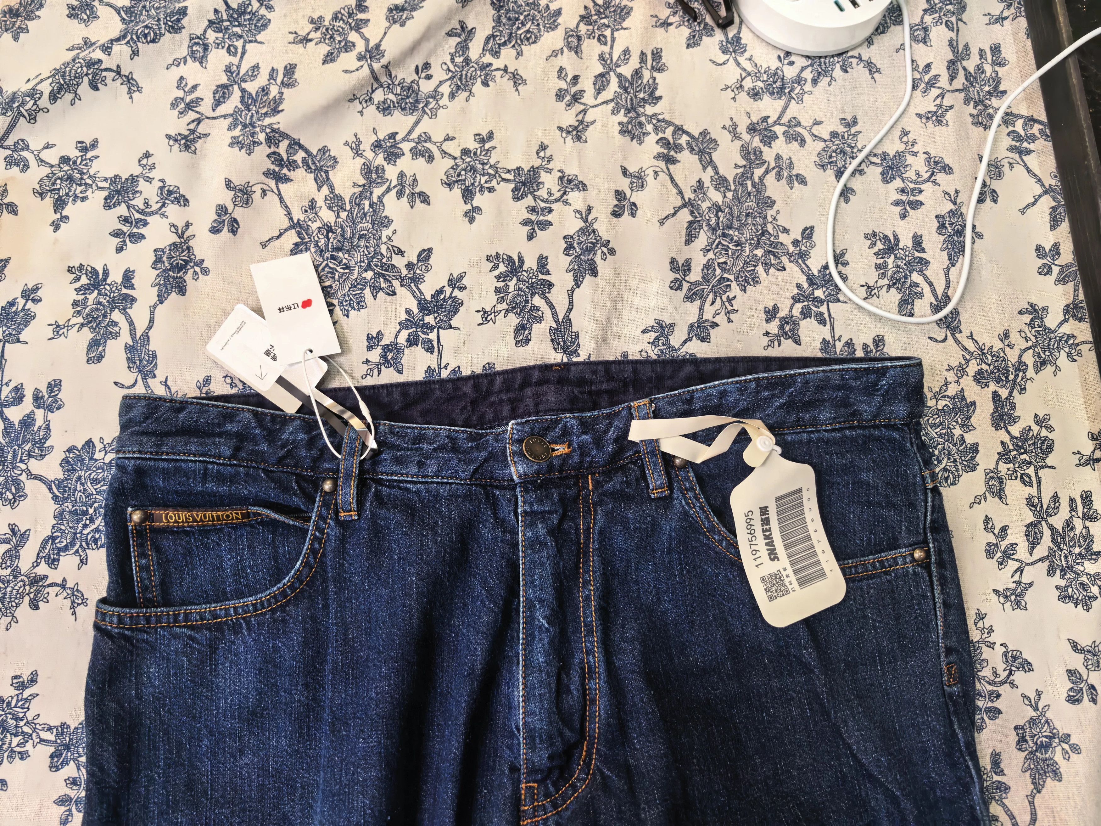 Louis Vuitton Louis Vuitton Men's Jeans FR44 Size US 34 / EU 50 - 2 Thumbnail