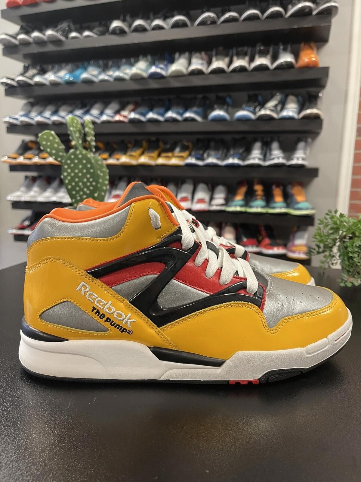 Reebok Size 8 - Reebok Omni Pump Voltron Rare Toy Collectible Size US 8 / EU 41 - 3 Thumbnail