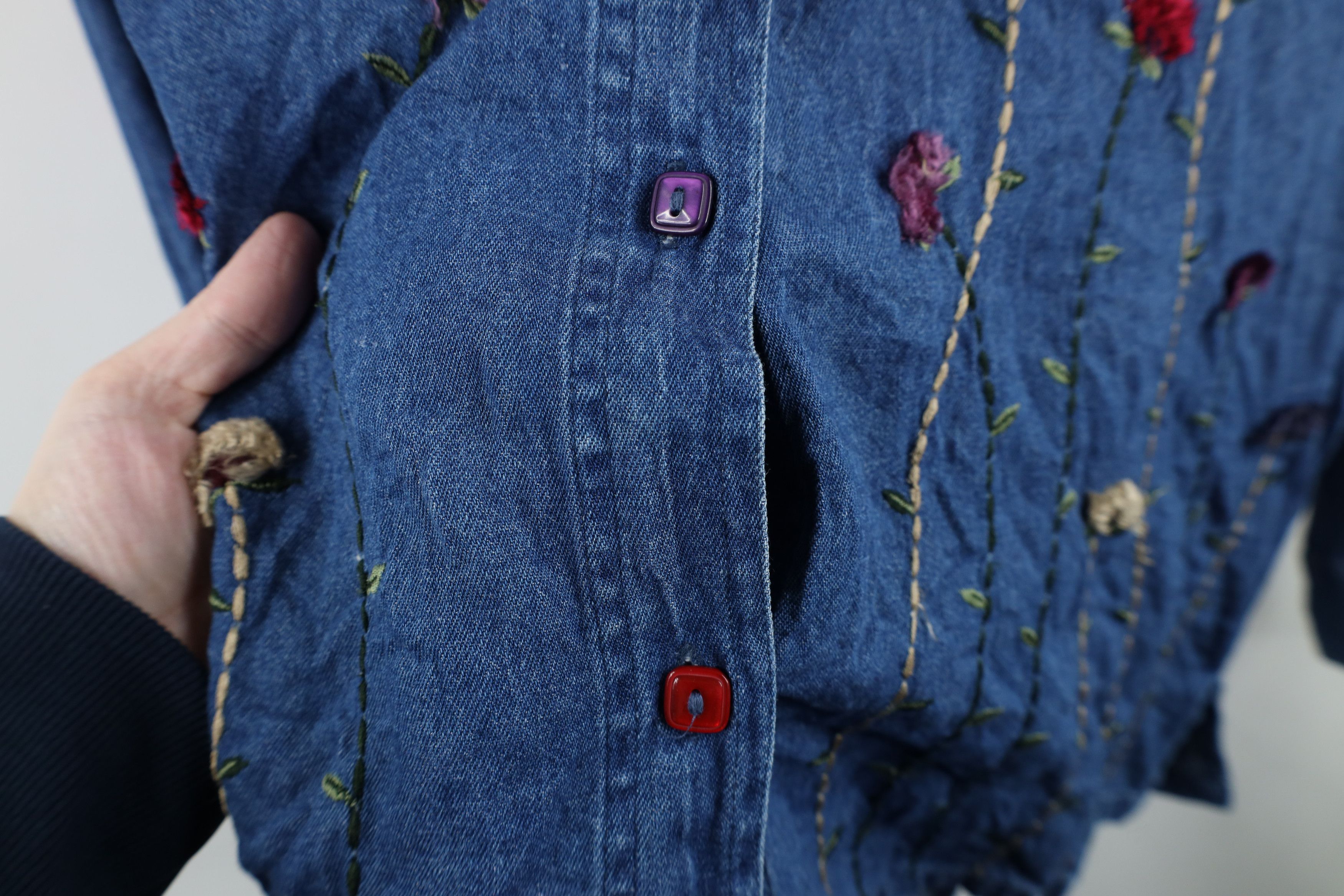 Vintage Vintage 90s Streetwear Embroidered Flower Denim Button Shirt Size XL / US 12-14 / IT 48-50 - 6 Thumbnail