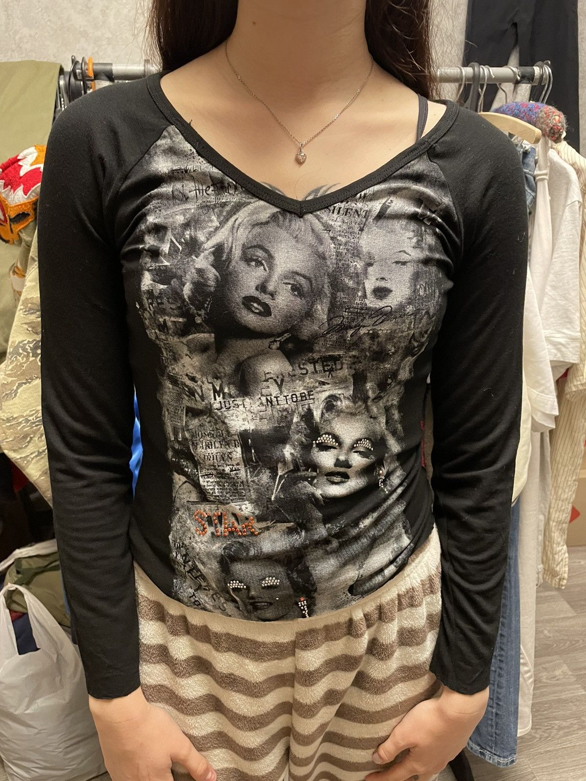 Dolce & Gabbana Dolce Gabbana DG Marilyn Monroe Newspaper Long Sleeve Top Size XS / US 0-2 / IT 36-38 - 18 Thumbnail