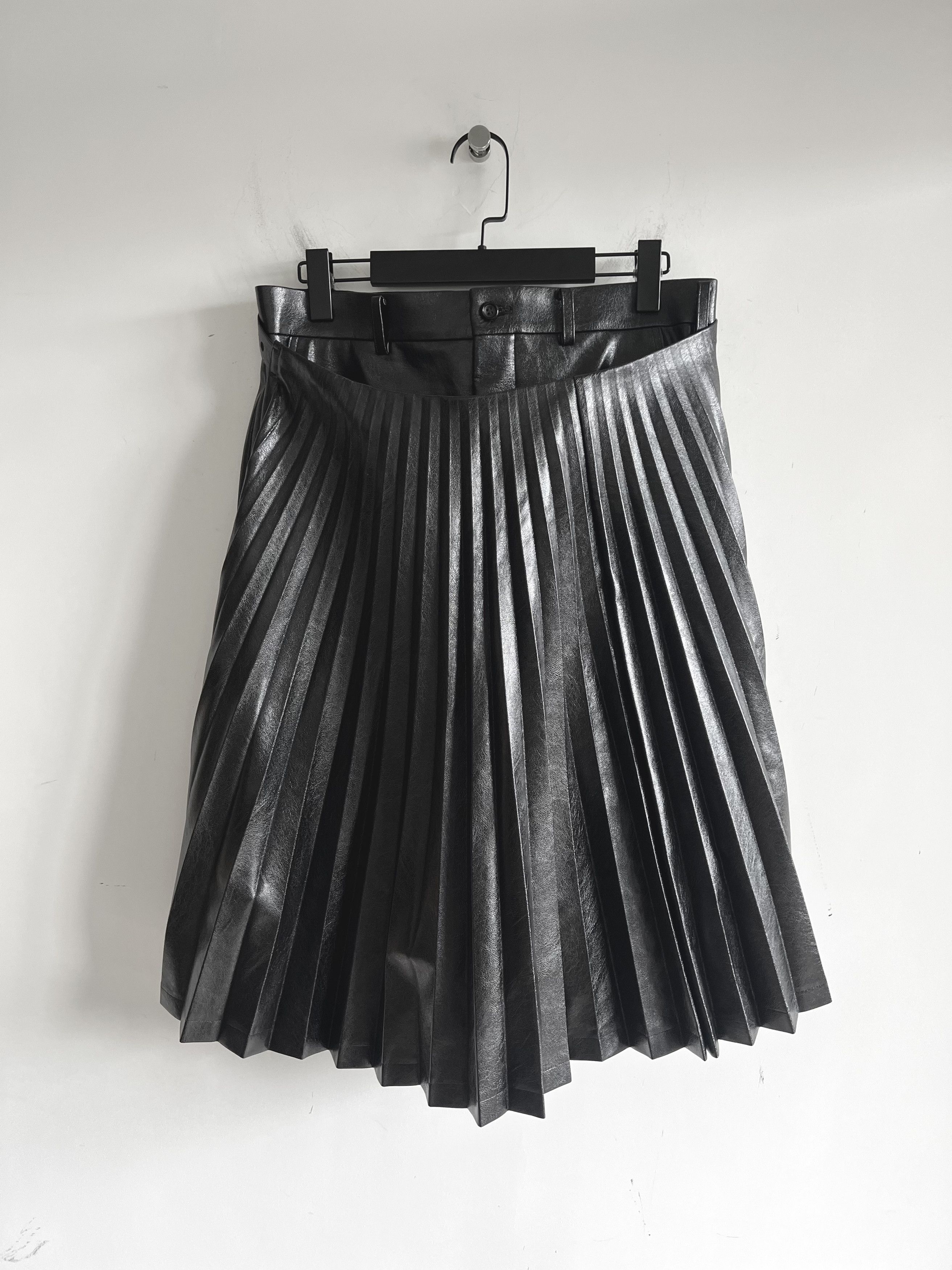 Comme des Garcons Homme Plus COMME des GARCONS Homme - Leather Wrap Pleated Short Pants Size US 30 / EU 46 - 1 Thumbnail