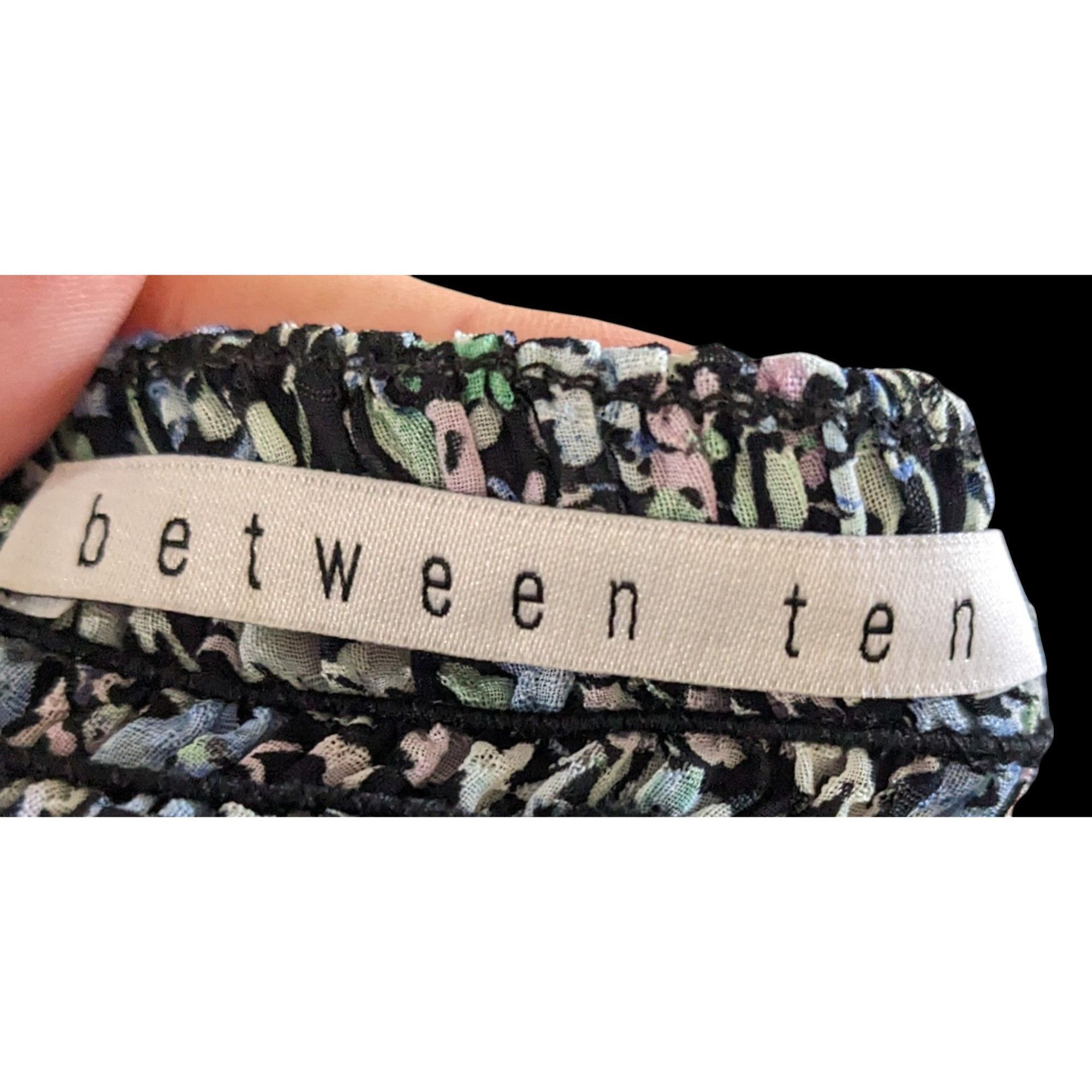 Other Between Ten Black Floral Jodie Top Size Small Size S / US 4 / IT 40 - 5 Thumbnail