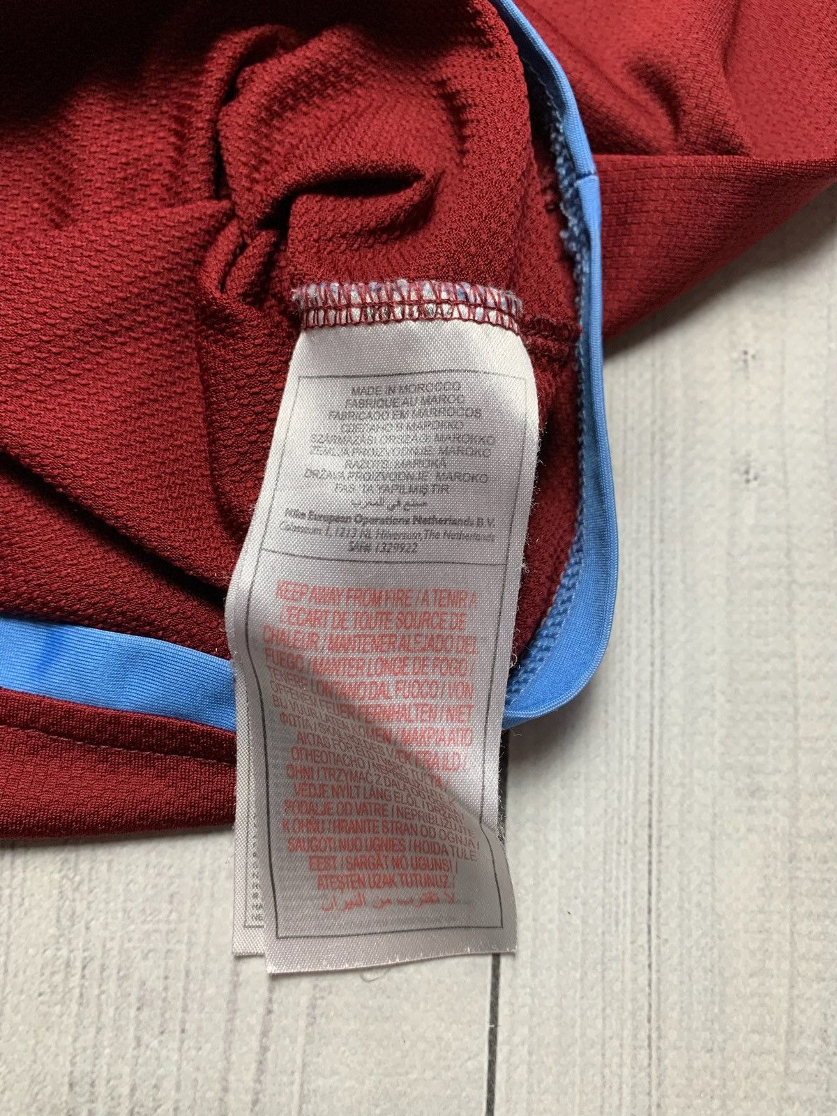 Nike × Vintage Vintage Nike Aston villa soccer jersey size Xs Size US XS / EU 42 / 0 - 5 Thumbnail