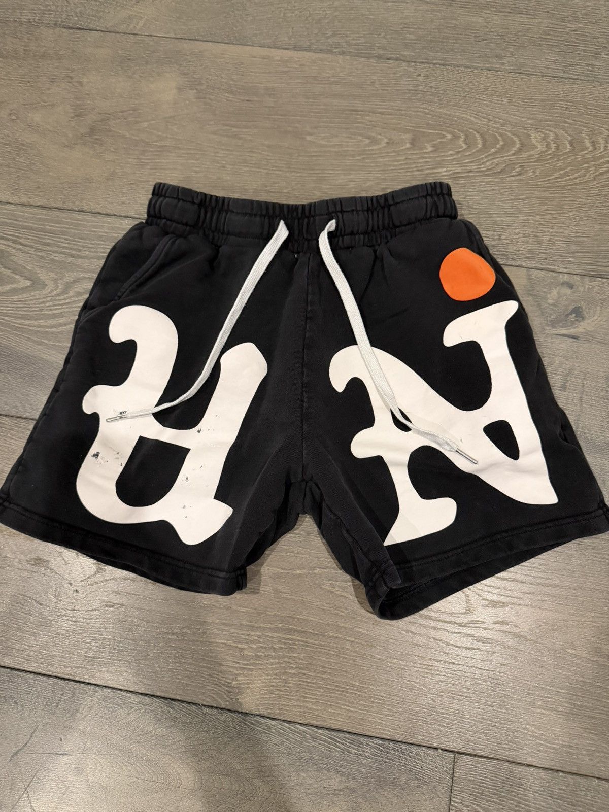 Other Urban Necessities UN Logo Sweat Shorts Black Size Small Size US 29 - 1 Thumbnail