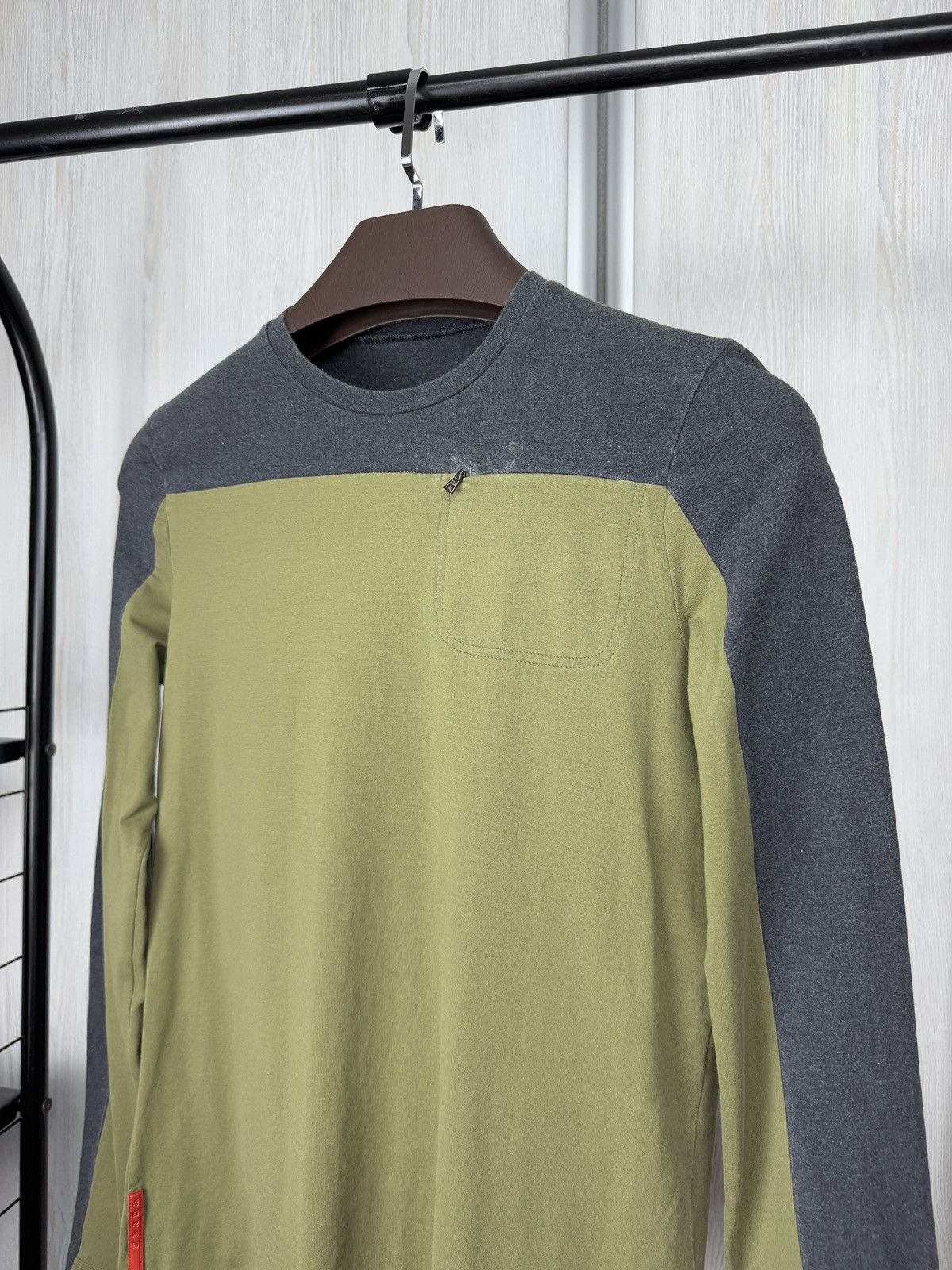 Prada 00’s Prada 2 Tone Zip pocket top Long-sleeve tee shirt y2k Size M / US 6-8 / IT 42-44 - 5 Thumbnail