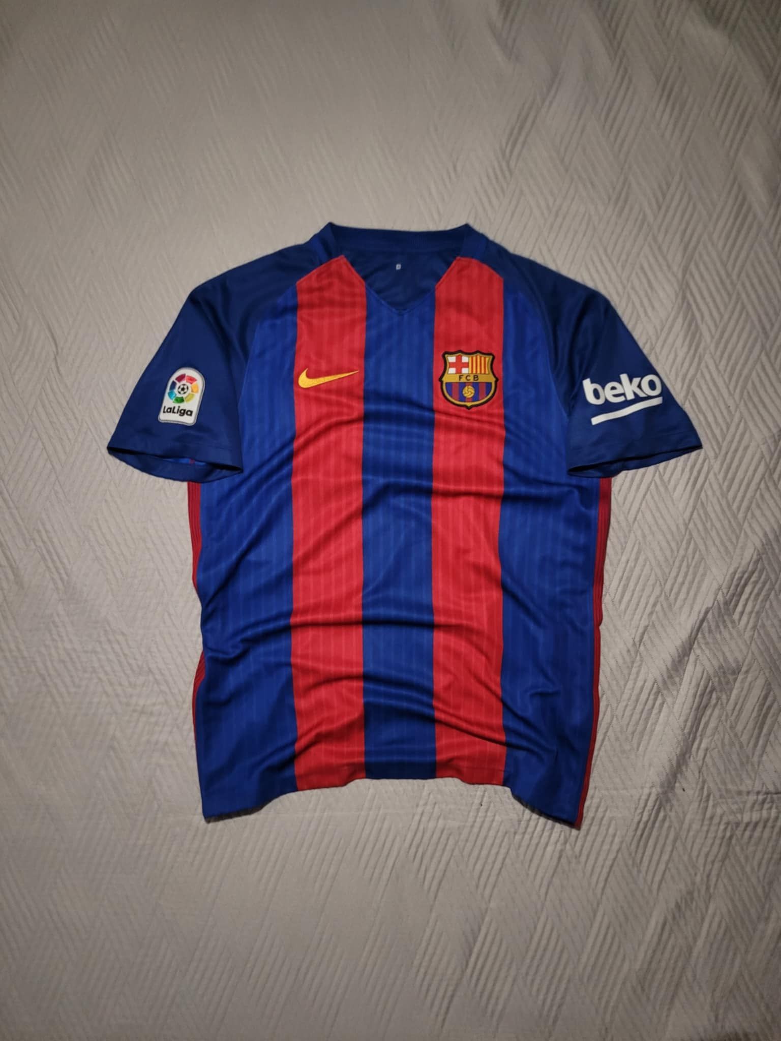 Nike Barcelona 2016/2017 jersey Size US M / EU 48-50 / 2 - 1 Thumbnail