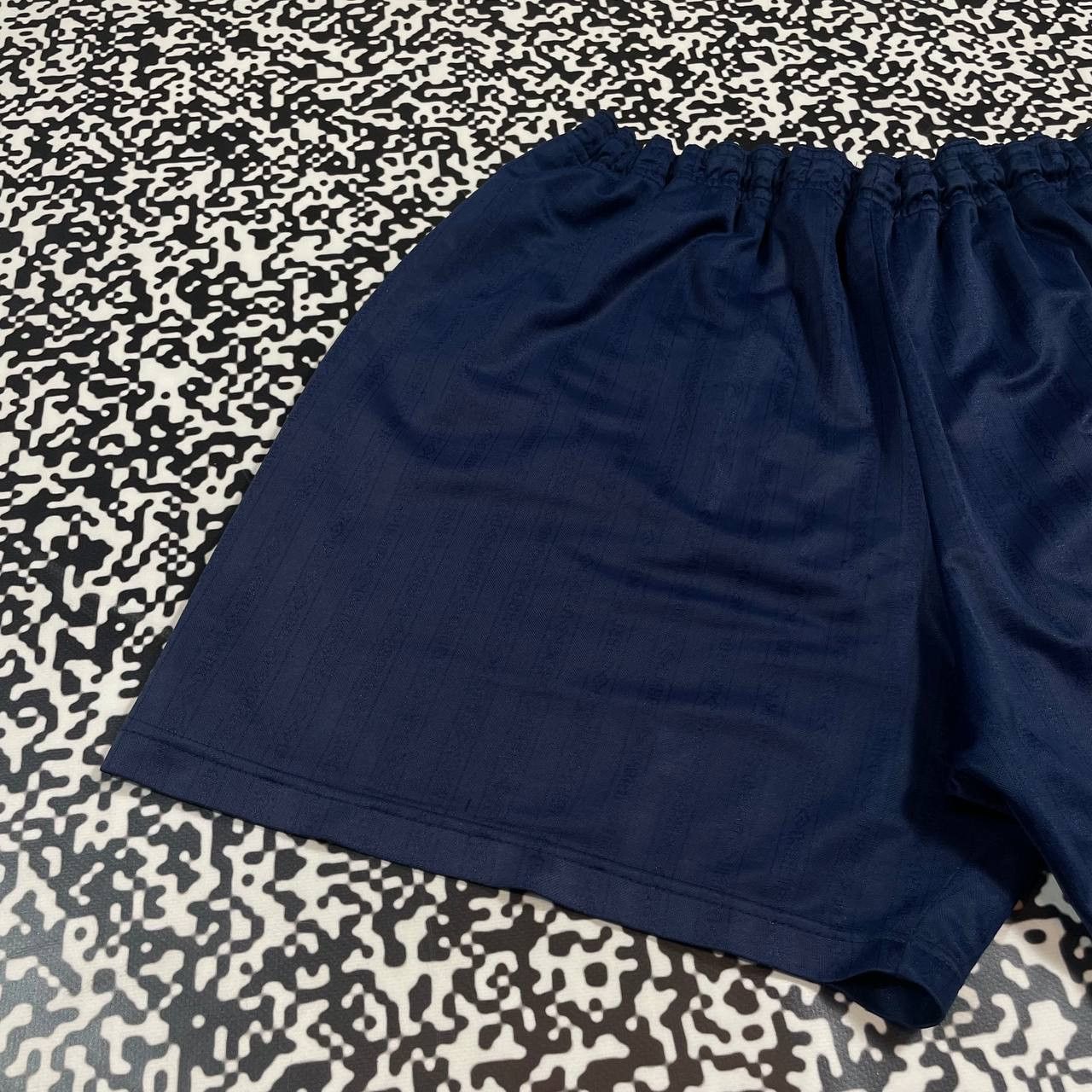 Umbro Vintage 90s Umbro Monogram Casual Sport Retro Shorts Size US 36 / EU 52 - 2 Thumbnail