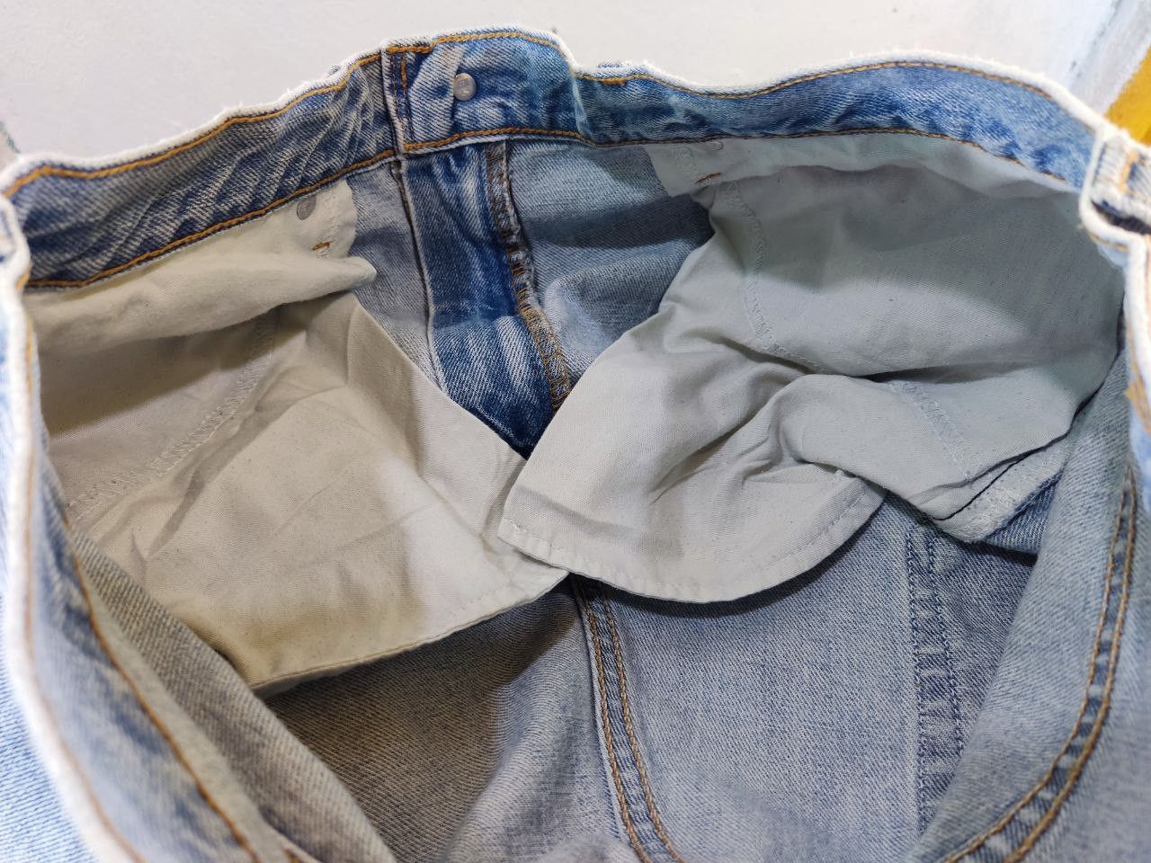 Levi's vintage levis 505 regular fit lightwash denim Size US 37 - 3 Thumbnail