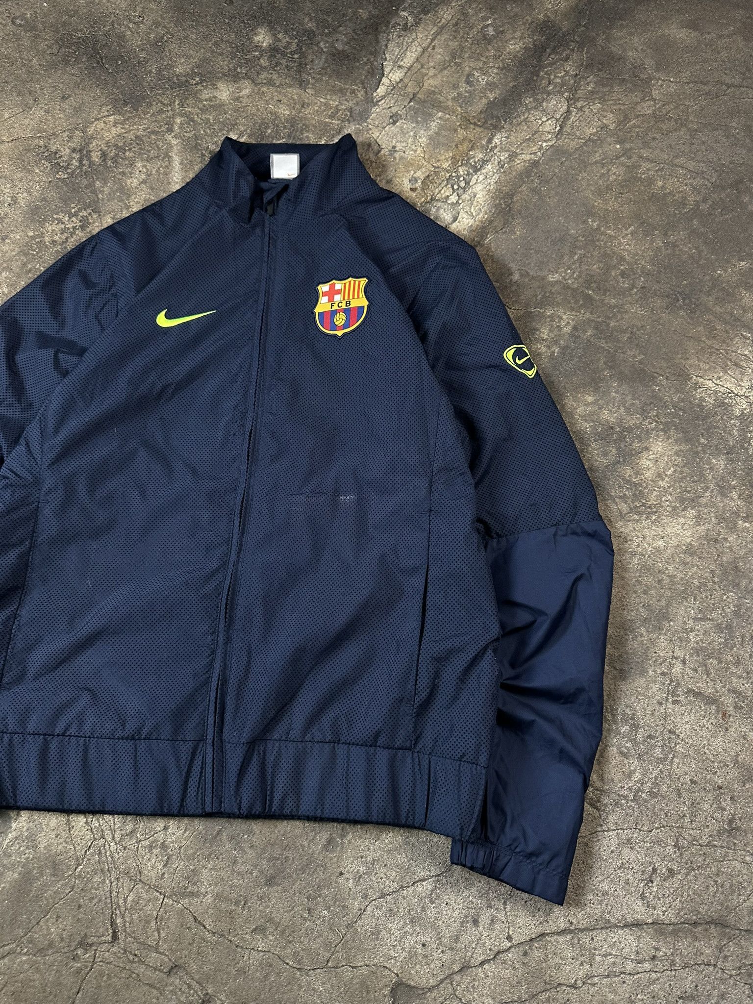 Nike 00s Vintage Nike FC Barcelona Nylon Zip Tracksuit Y2k Size US L / EU 52-54 / 3 - 3 Thumbnail