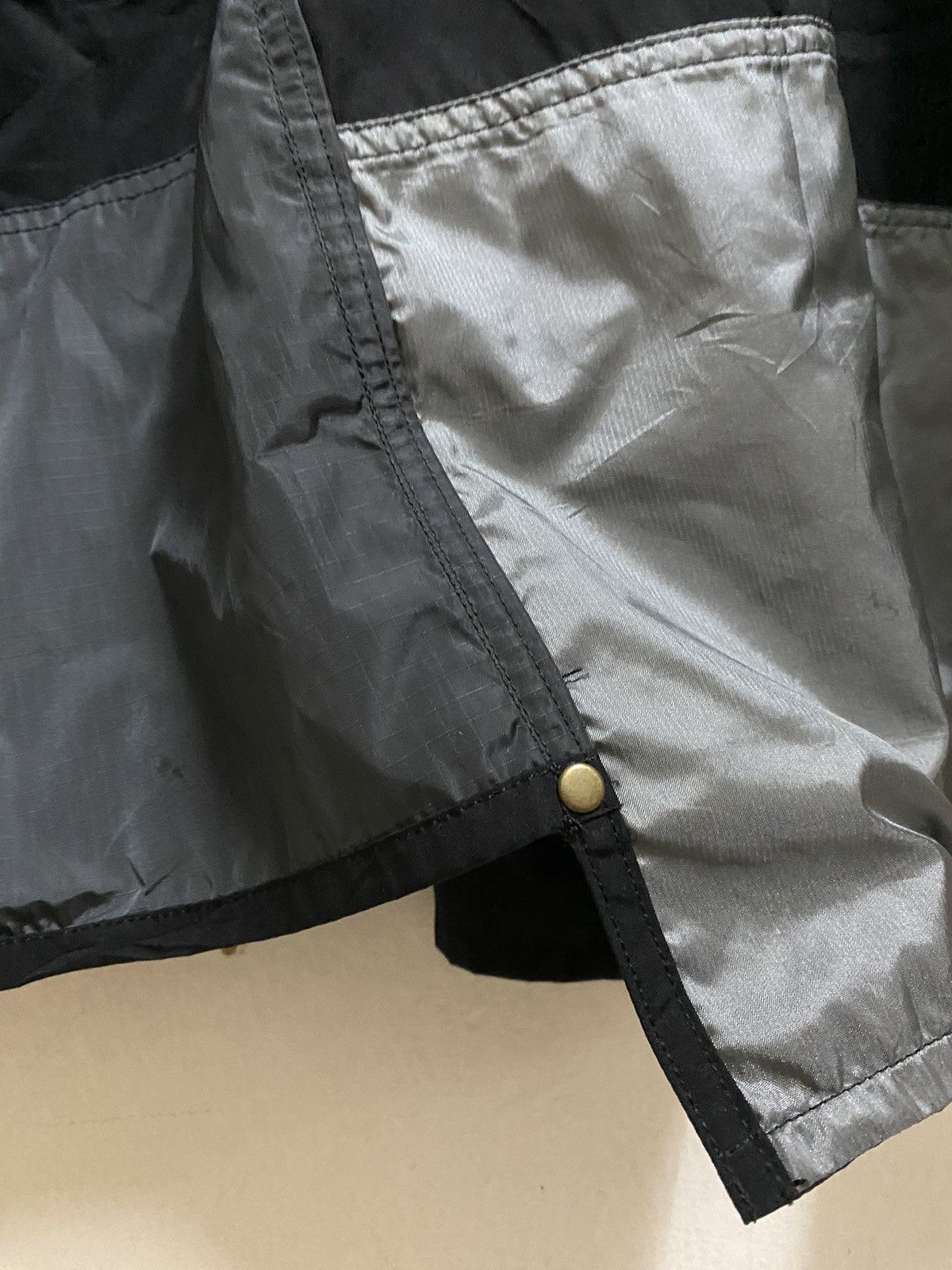 Comme des Garcons rare comme des garcons junya watanabe fw18 reflector poncho Size US L / EU 52-54 / 3 - 21 Thumbnail