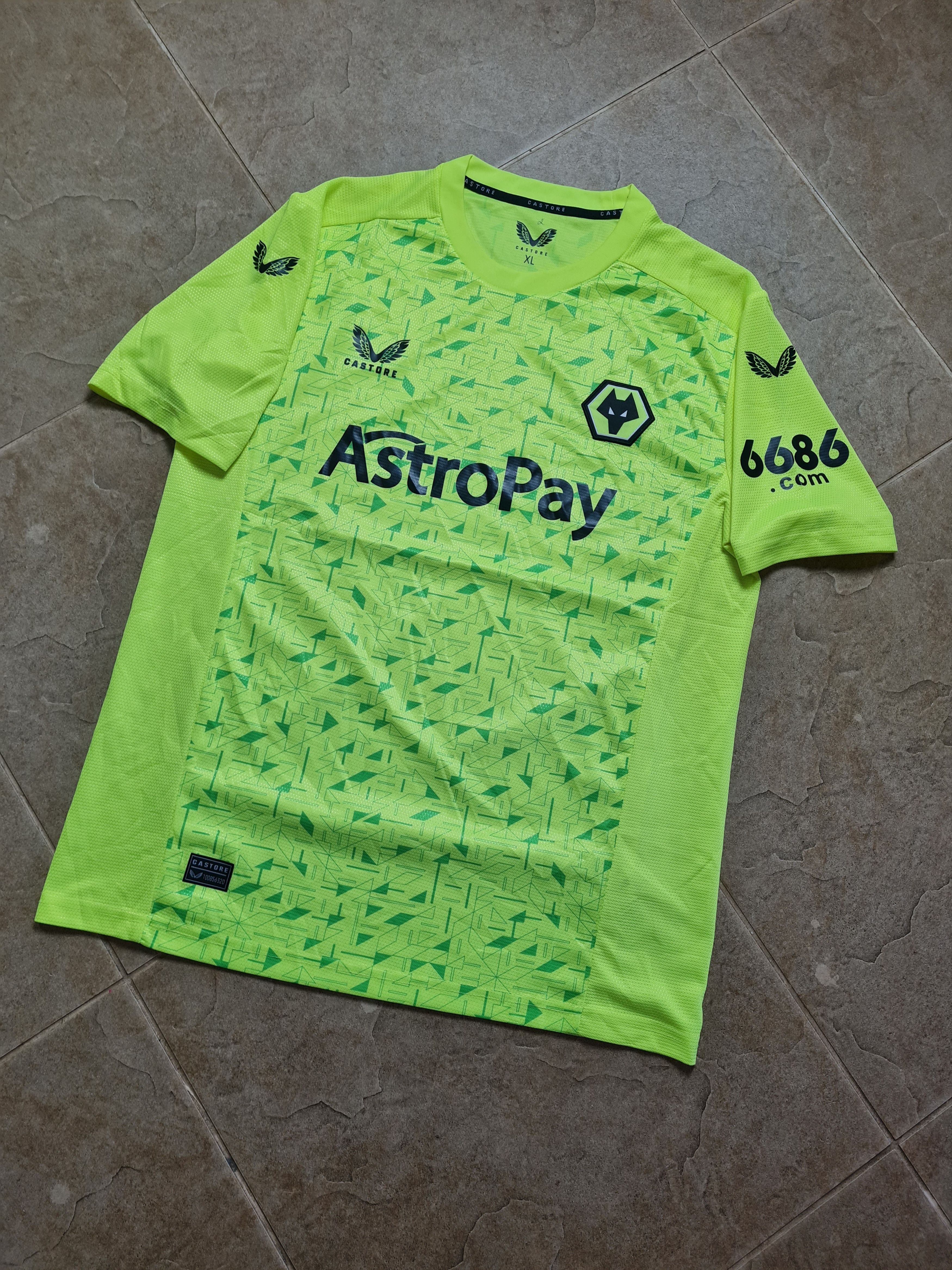 Castore WOLVERHAMPTON WANDERERS CASTORE SHIRT 23-24 SEASON AWAY Size US L / EU 52-54 / 3 - 1 Thumbnail