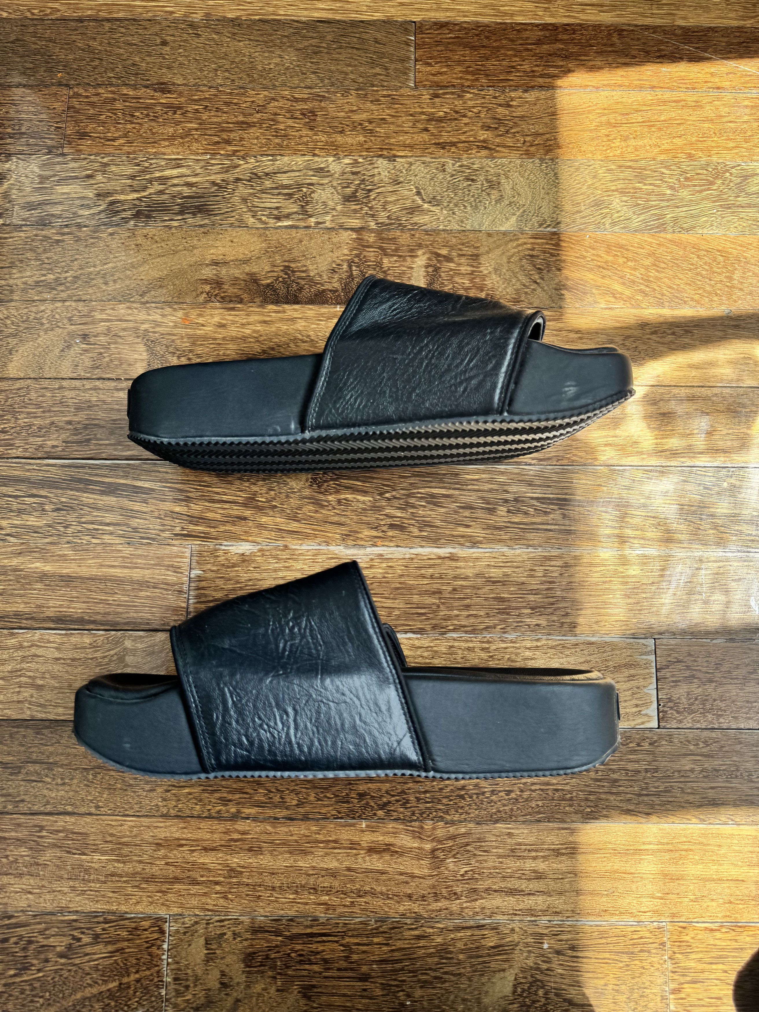 Y-3 Y-3 Plain Leather Slides Size US 11 / EU 44 - 2 Thumbnail
