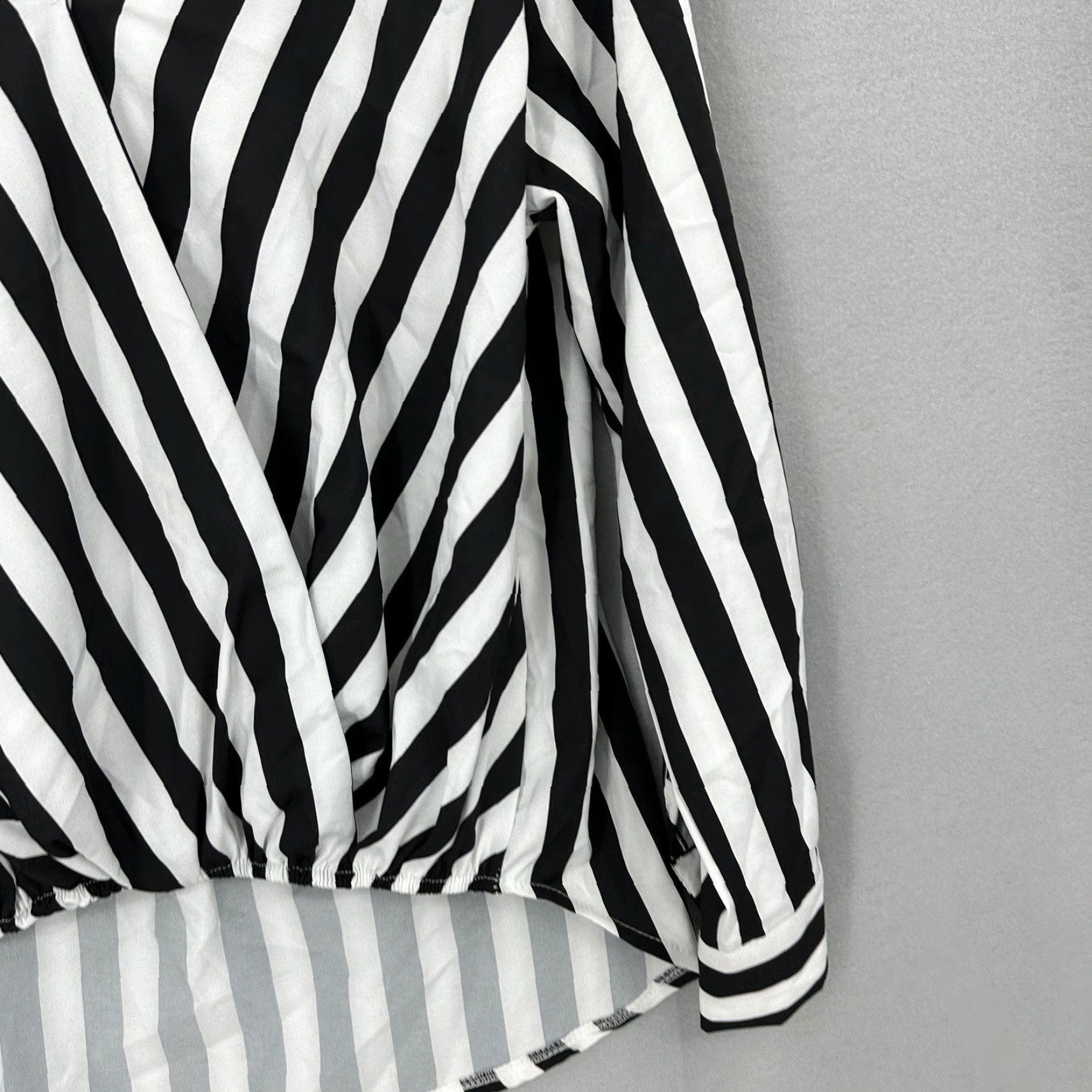 Vintage Venti 6 Blouse Womens Large V Neck Stripe Black - Casual, Business, Party/Cocktail - Long Sleeve - Pullover - Classic, All Seasons - Womens - Size L Size L / US 10 / IT 46 - 7 Thumbnail