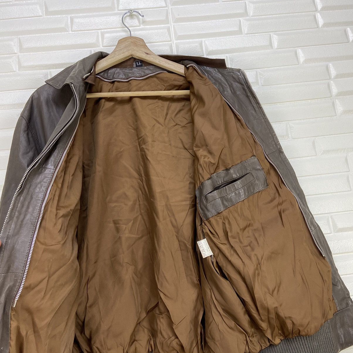 Leather Vintage A-2 Leather Jacket Western Style Size US S / EU 44-46 / 1 - 18 Thumbnail
