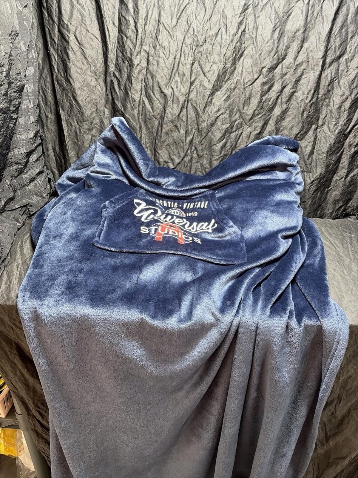 Universal Studios Universal Studios Wearable Blanket Arm Slots 68”x55” Size ONE SIZE - 2 Thumbnail