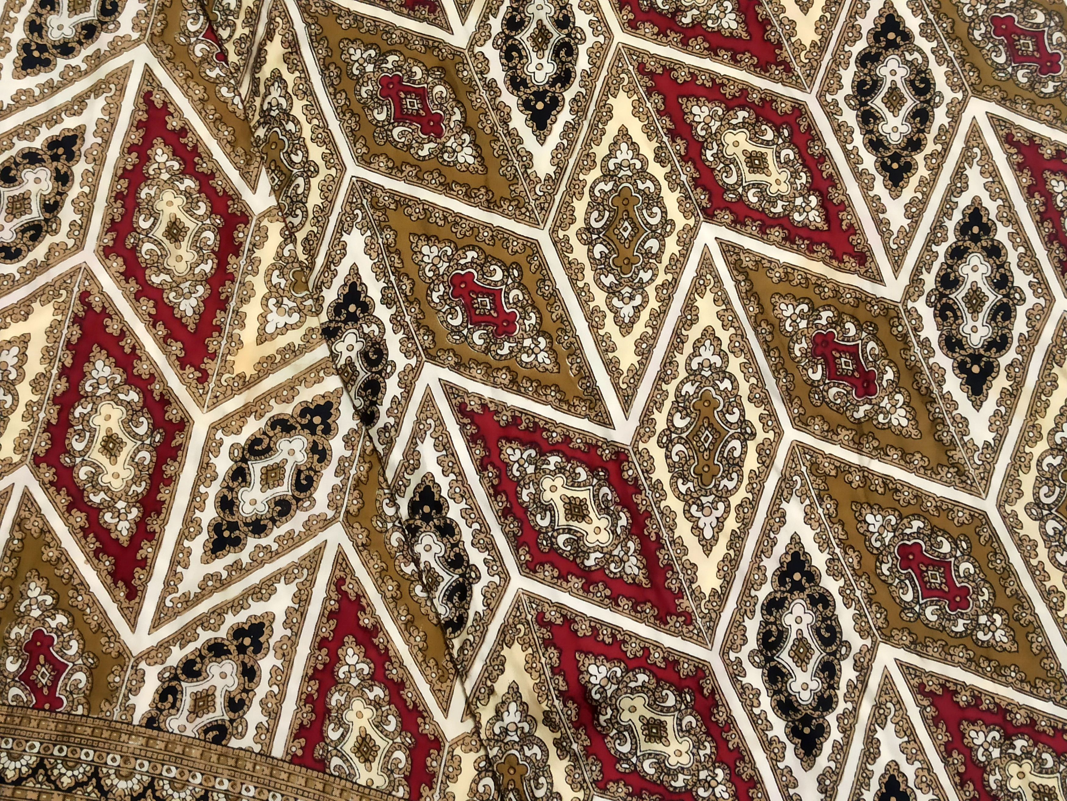 Other Switzers of Dublin Rare Double-Sided Silk Geometric Scarf Size ONE SIZE - 3 Thumbnail