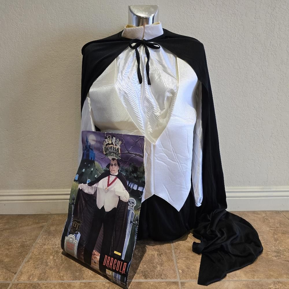 Designer Dracula | UNIVERSAL STUDIOS | Adult Costume Size ONE SIZE - 1 Thumbnail