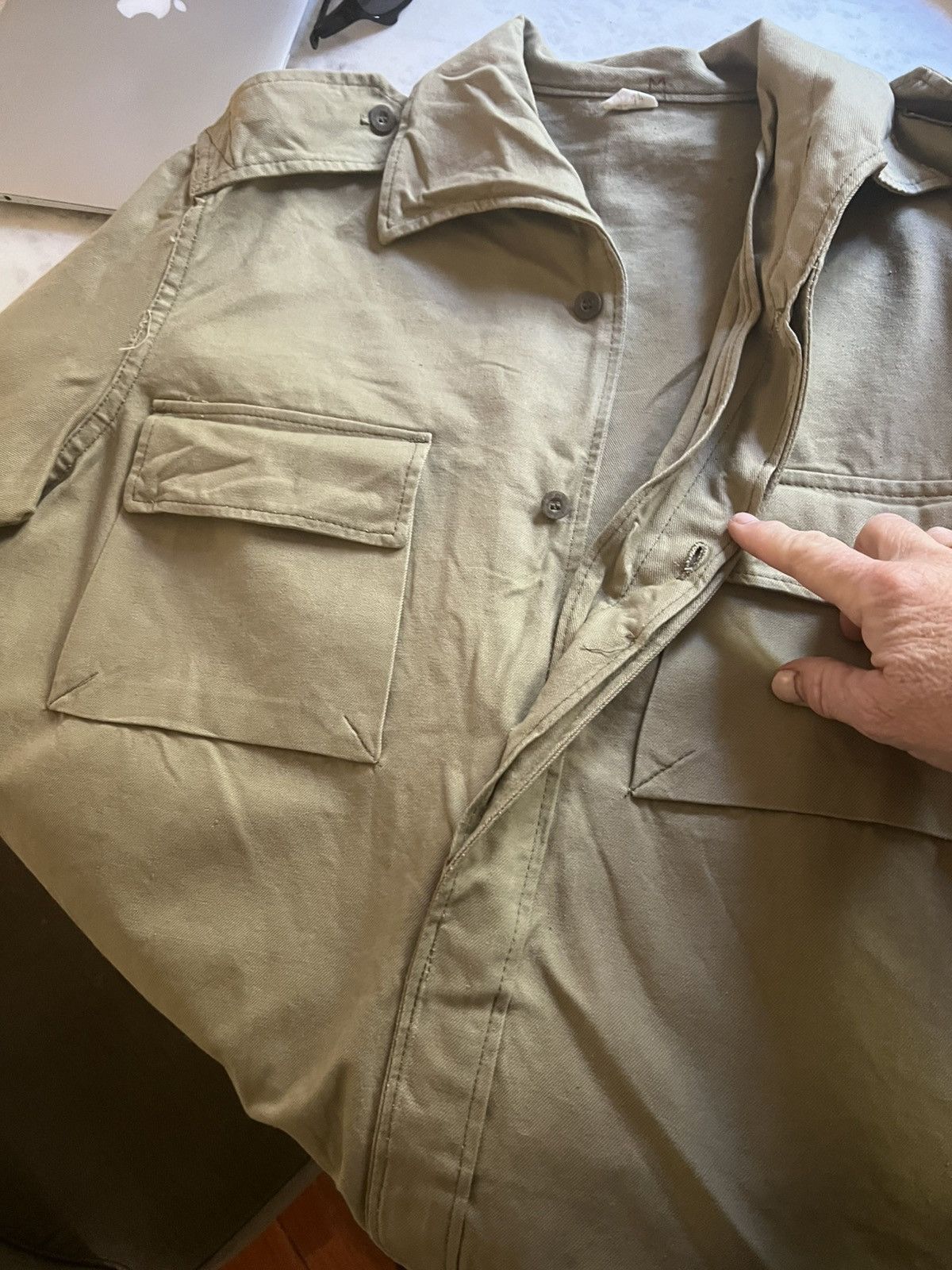 Vintage Vintage Khaki military long sleeve top Size US M / EU 48-50 / 2 - 1 Thumbnail