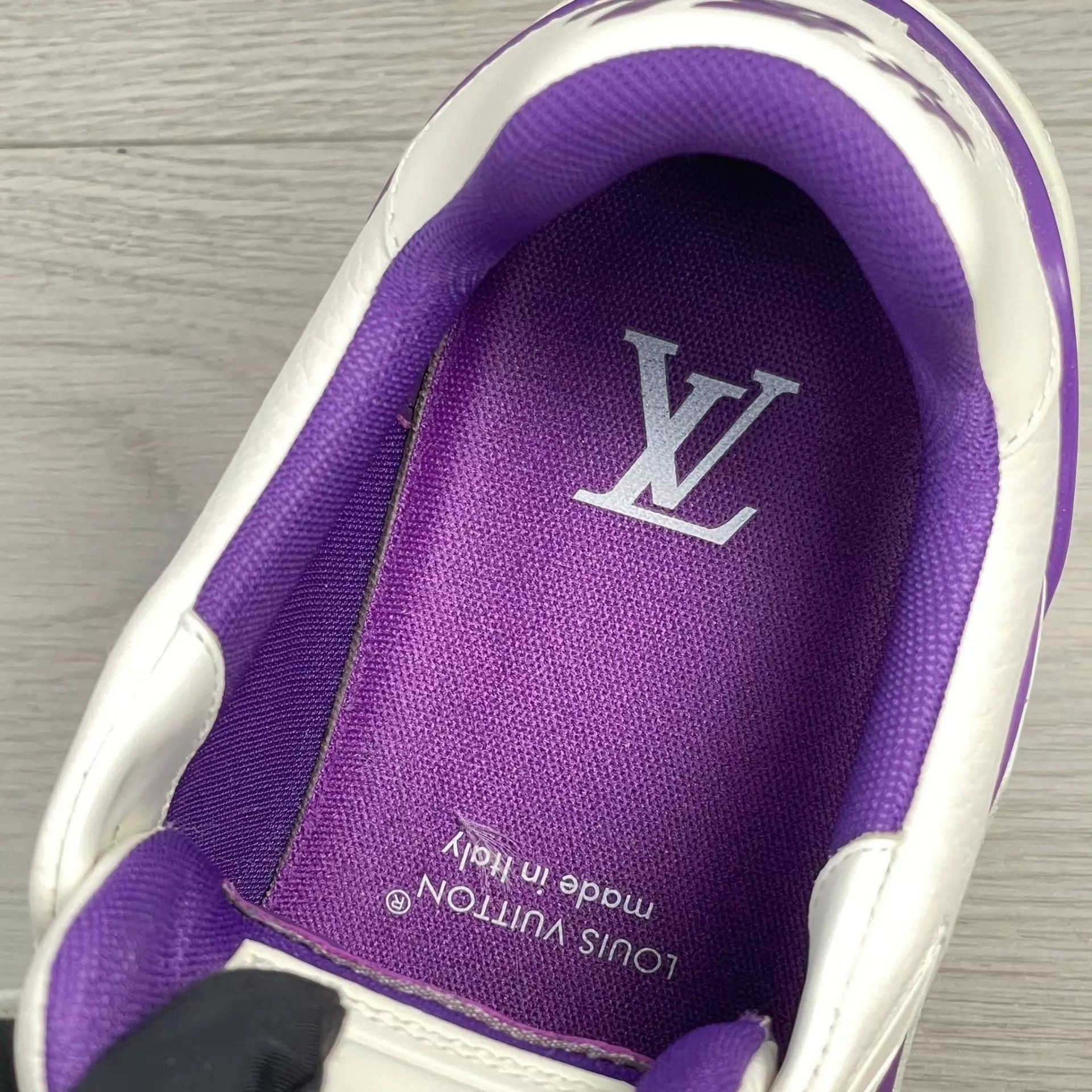 Louis Vuitton LV leather sneakers white purple 36 Size US 5.5 / IT 35.5 - 7 Thumbnail