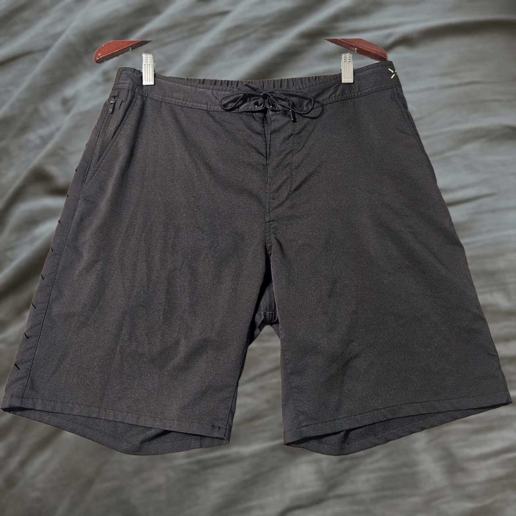 Ten Thousand Ten Thousand Lined Active Shorts Men's Size XL 9" Black Workout Gym Size US 36 / EU 52 - 1 Thumbnail
