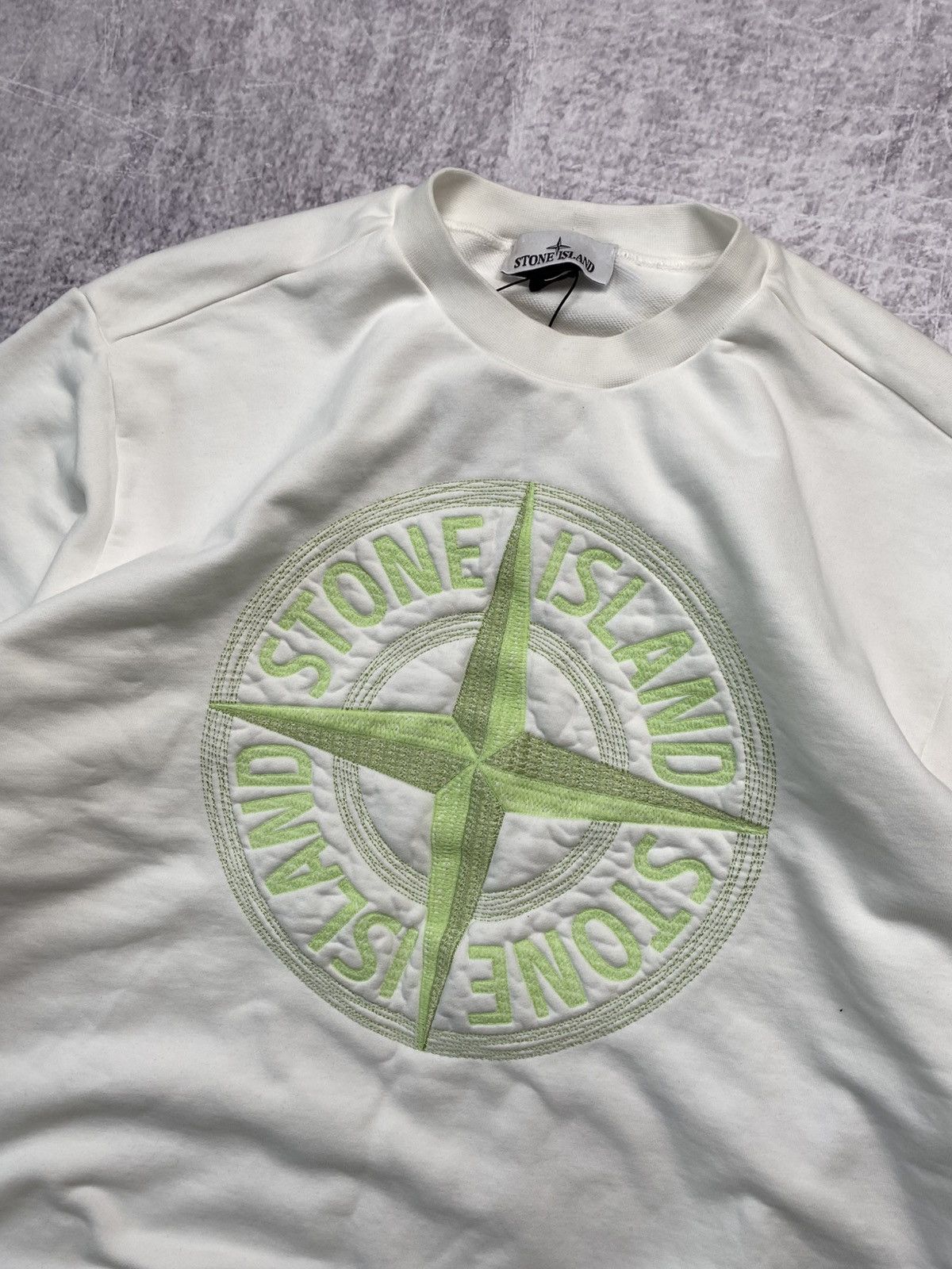 Stone Island Stone Island white sweatshirt with big logo embroidery Size US L / EU 52-54 / 3 - 3 Thumbnail