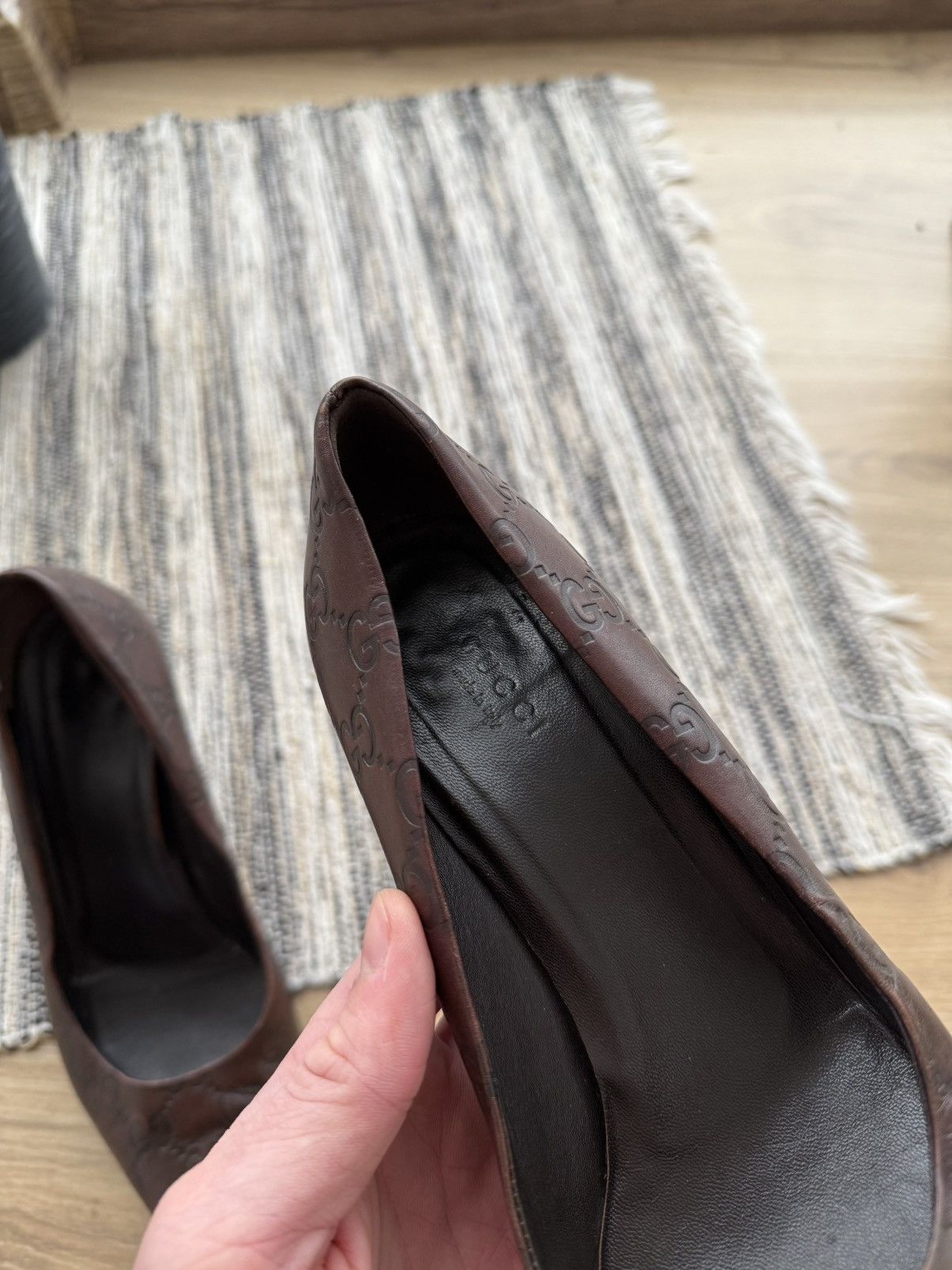 Gucci GUCCI VINTAGE 90s MONOGRAM LEATHER HEELS LOGO EMBOSSED WOMEN Size US 7 / IT 37 - 13 Thumbnail