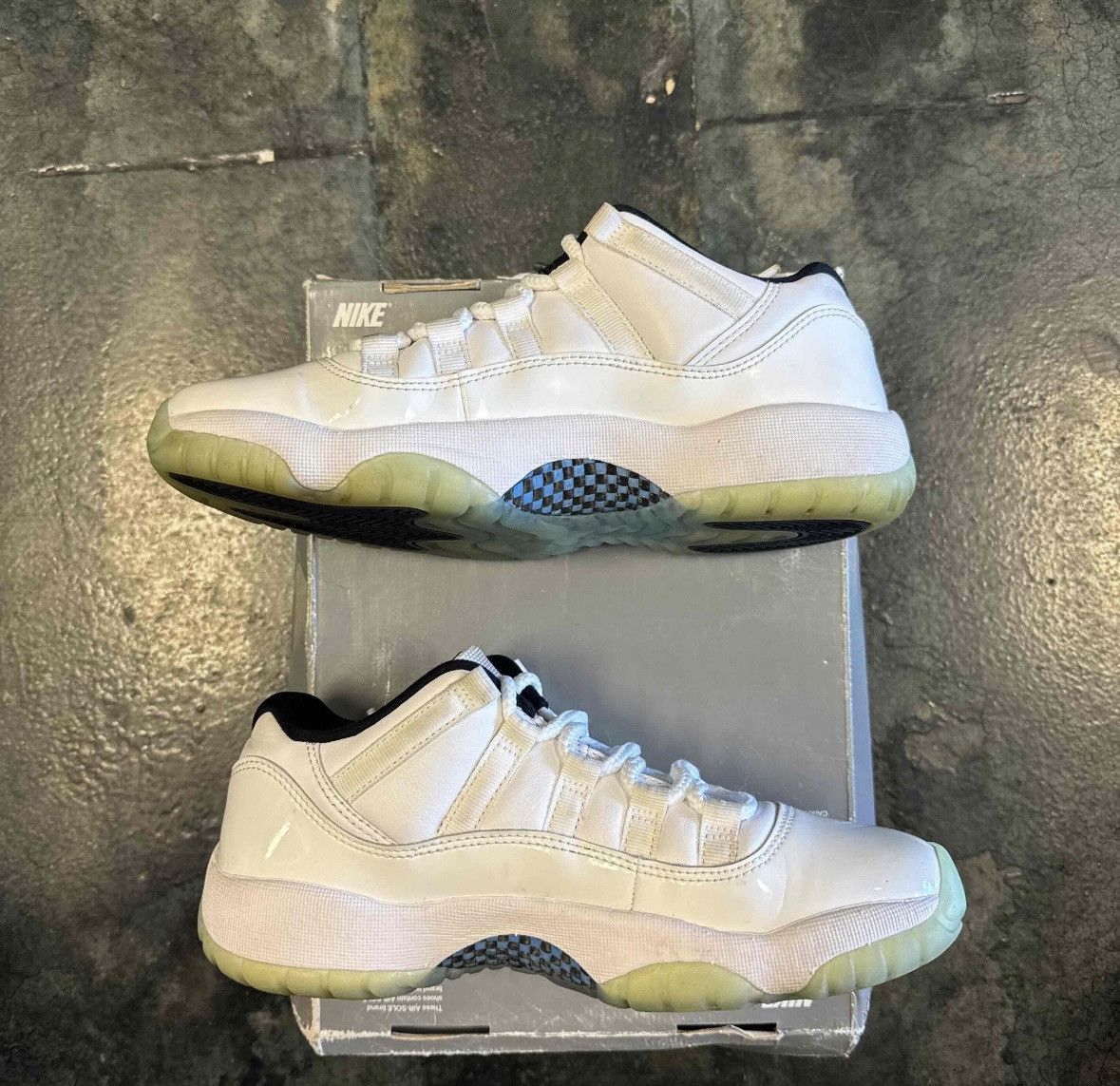 Nike Jordan 11 Legend Blue Low Size US 6.5 / EU 39-40 - 2 Thumbnail